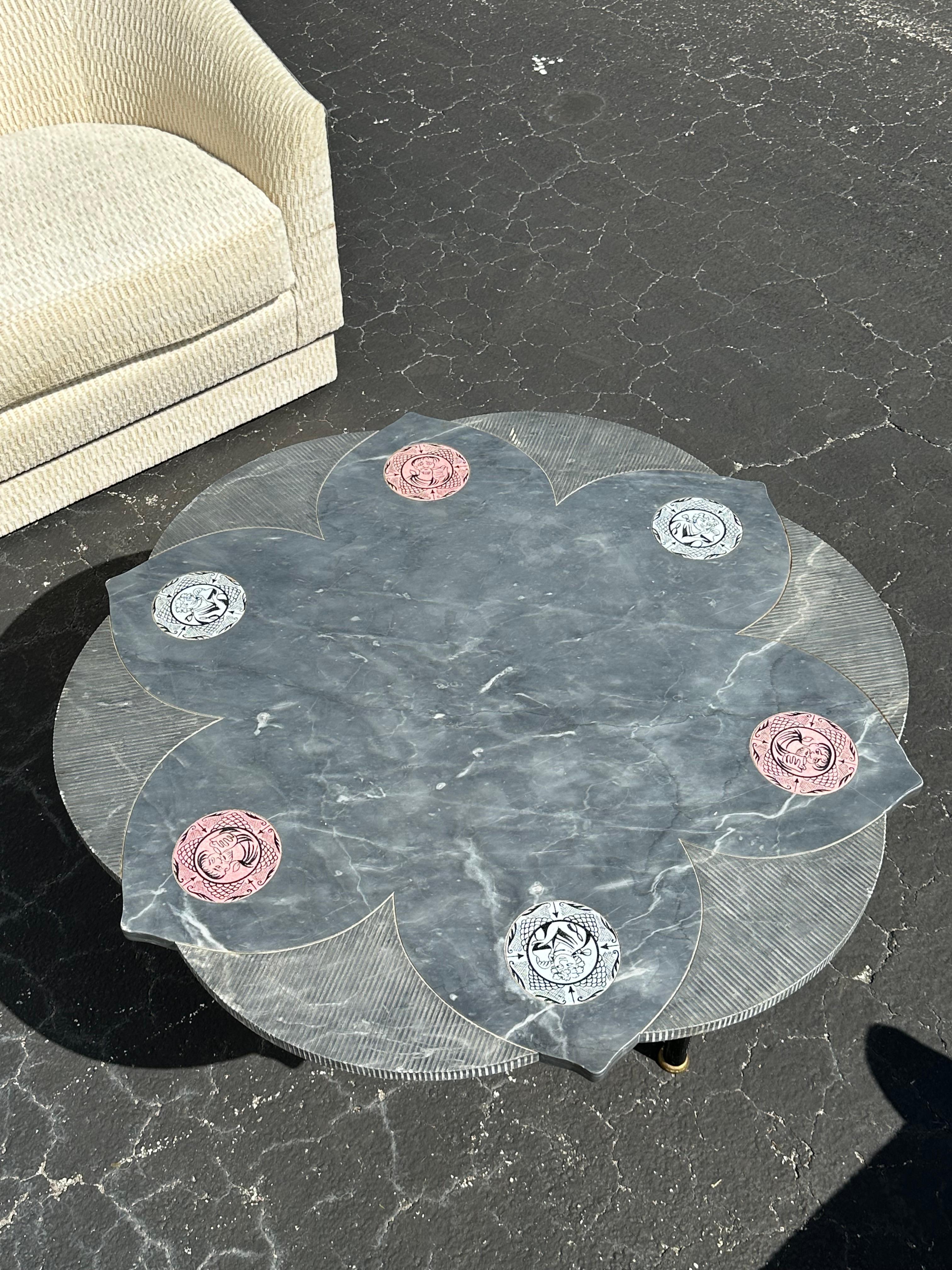Mid-Century Modern Table basse sculpturale lotus Bartolucci Arts Lotus des années 1960, peinte et gravée en vente