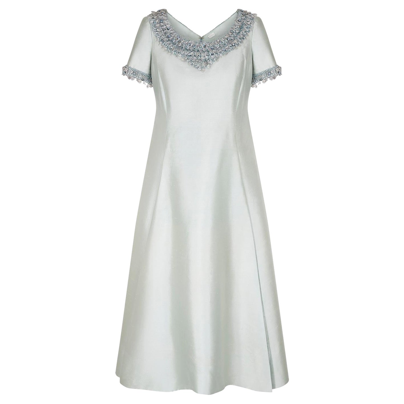 1960er Jahre Meerschaumgrünes Couture-Kleid aus Seiden Gazzar mit Verzierungen