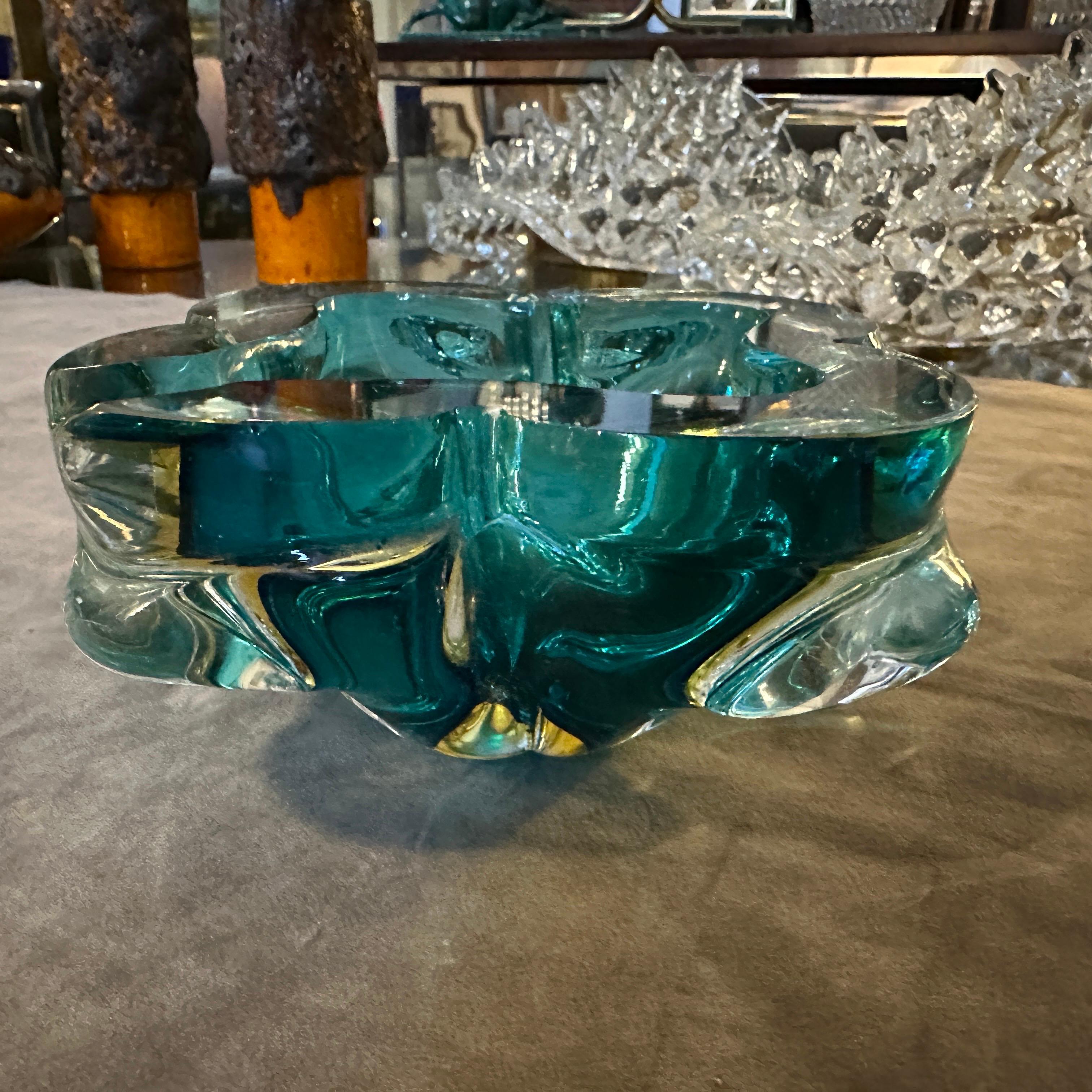Cenicero Grande de Cristal de Murano Verde y Amarillo Estilo Seguso Moderno de los Años 60 en venta 2