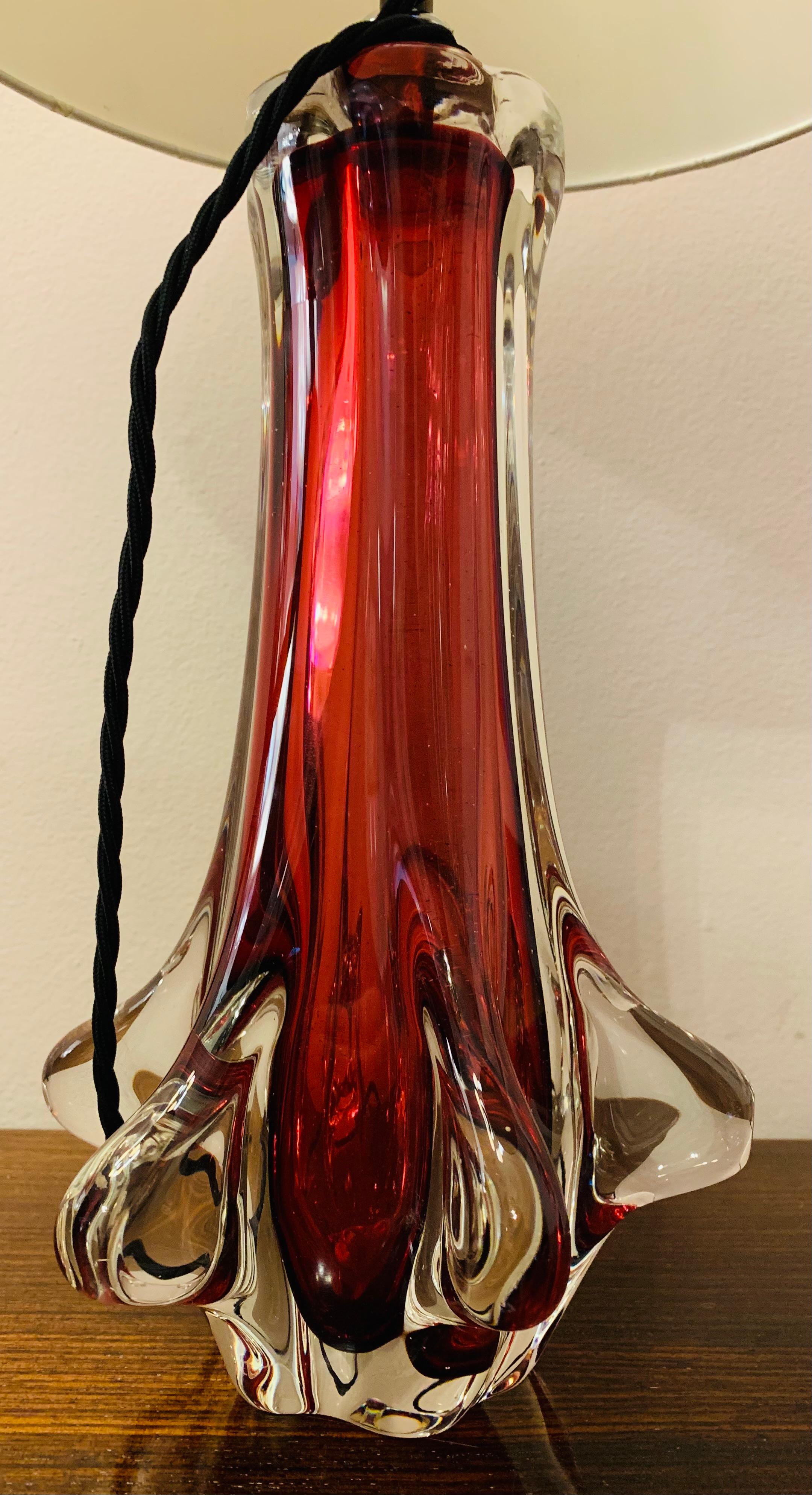 1960s Seguso Style Ruby Red Glass Encased in Hand Blown Clear Glass Table Lamp 9