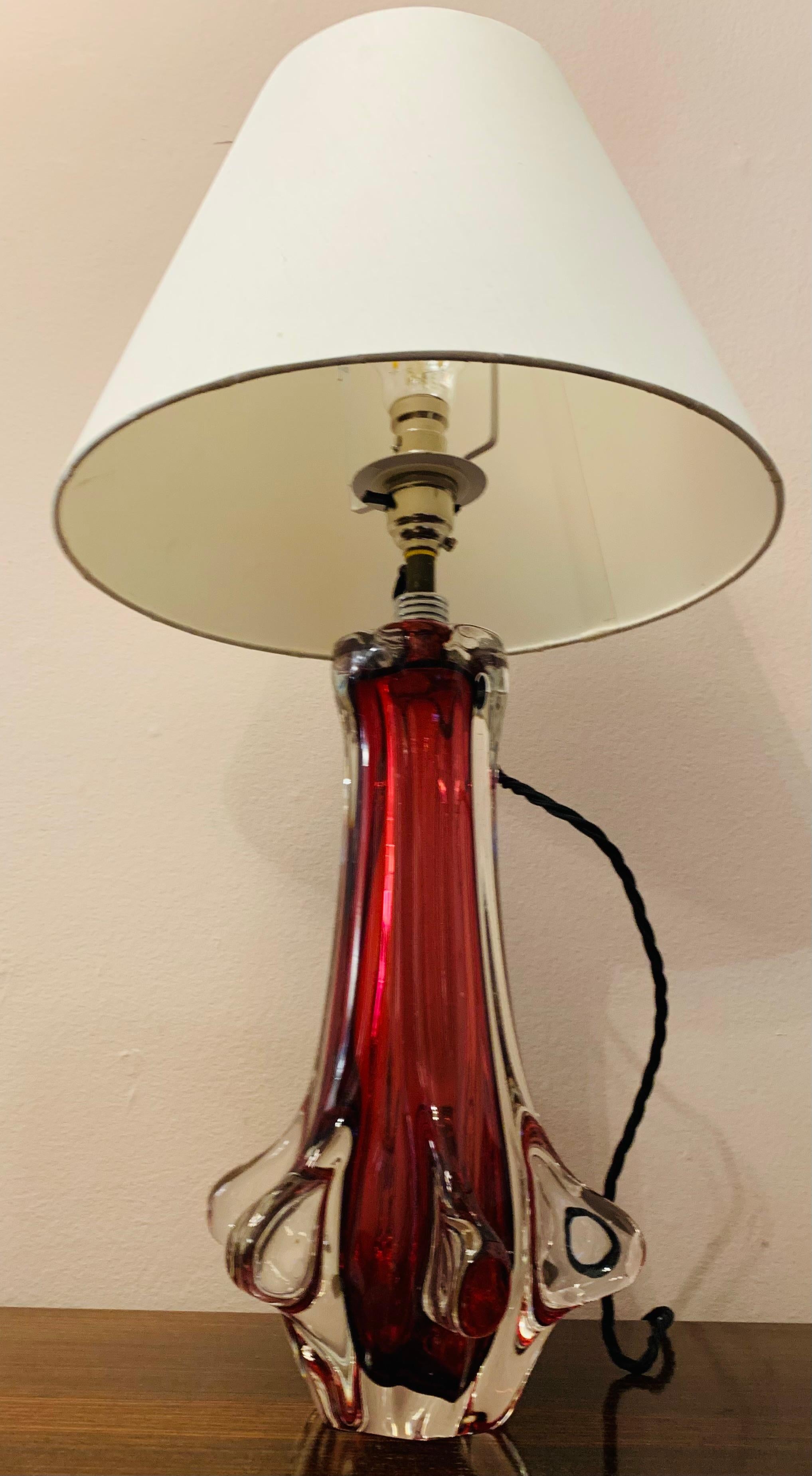 1960s Seguso Style Ruby Red Glass Encased in Hand Blown Clear Glass Table Lamp 12
