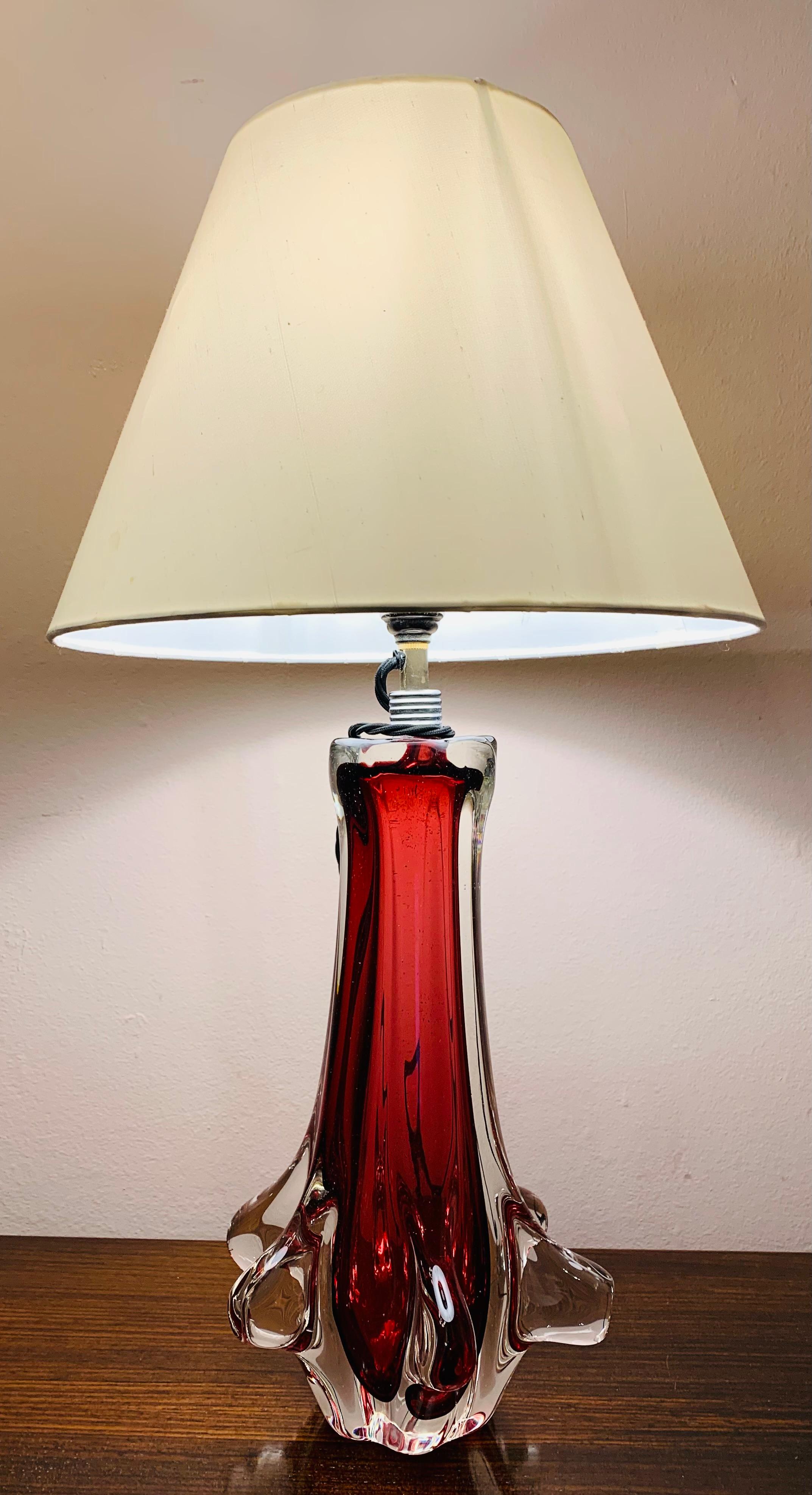 Mid-Century Modern 1960s Seguso Style Ruby Red Glass Encased in Hand Blown Clear Glass Table Lamp