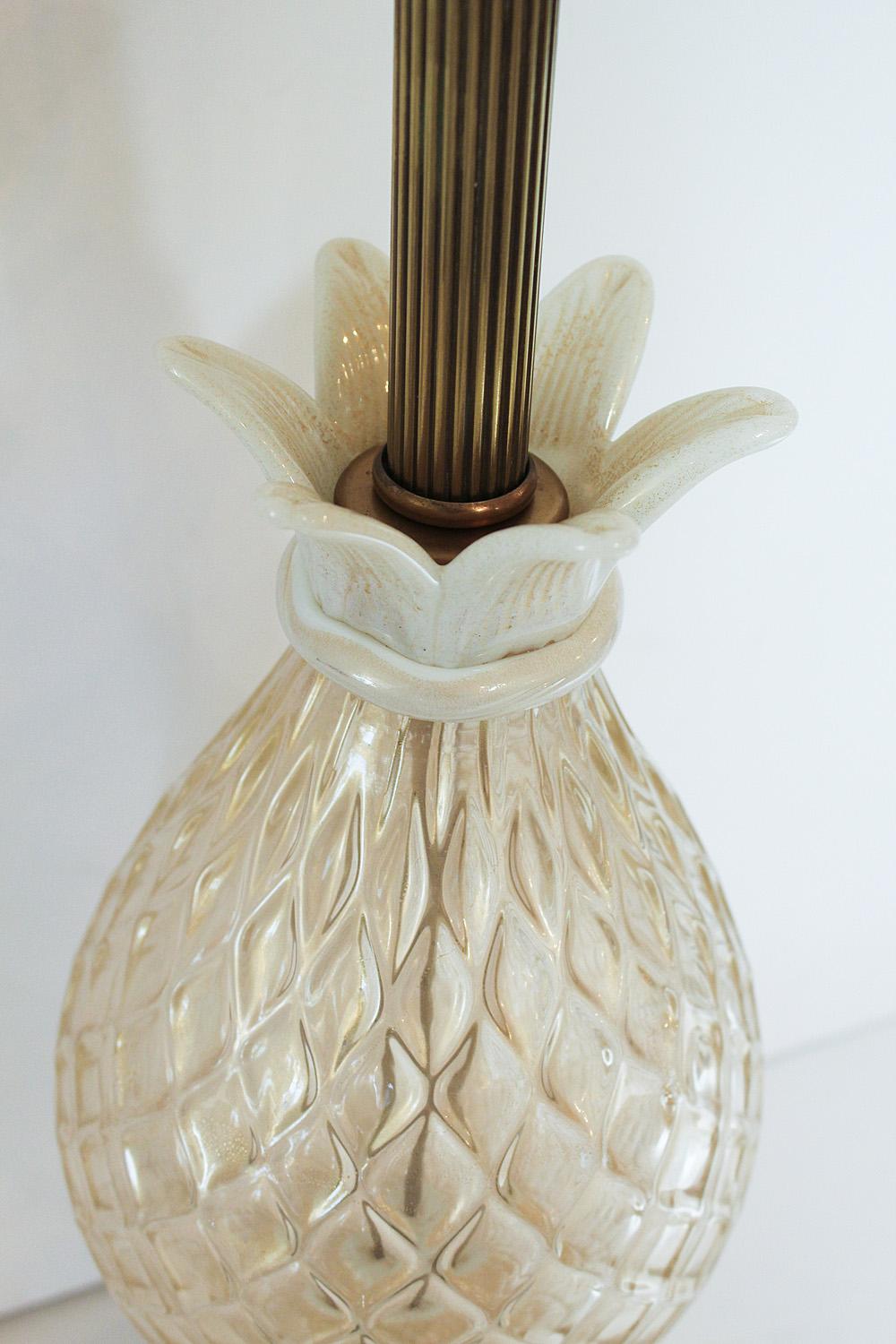 Lampada ananas in vetro di Murano bianco e oro trasparente Seguso del 1960 In condizioni buone in vendita a North Miami, FL