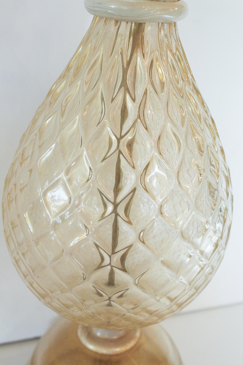 Hand-Crafted 1960s Seguso White and Clear Gold Dusted Murano Glass Pineapple Lamp For Sale