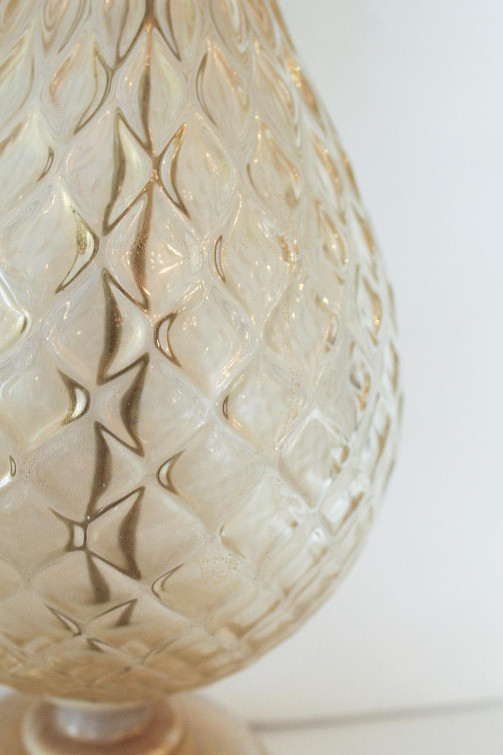 1960s Seguso White and Clear Gold Dusted Murano Glass Pineapple Lamp In Good Condition For Sale In North Miami, FL