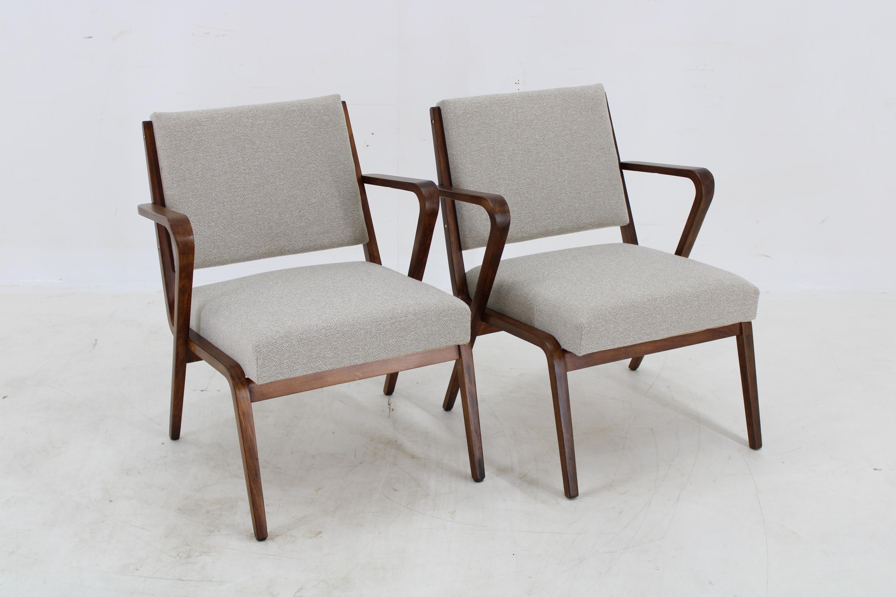 German 1960s Selman Selmanagic Pair of Restored Armchairs by VEB Deutsche Werkstätten H For Sale