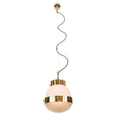 Colgante "Delta" de latón Sergio Mazza, años 60, para Artemide