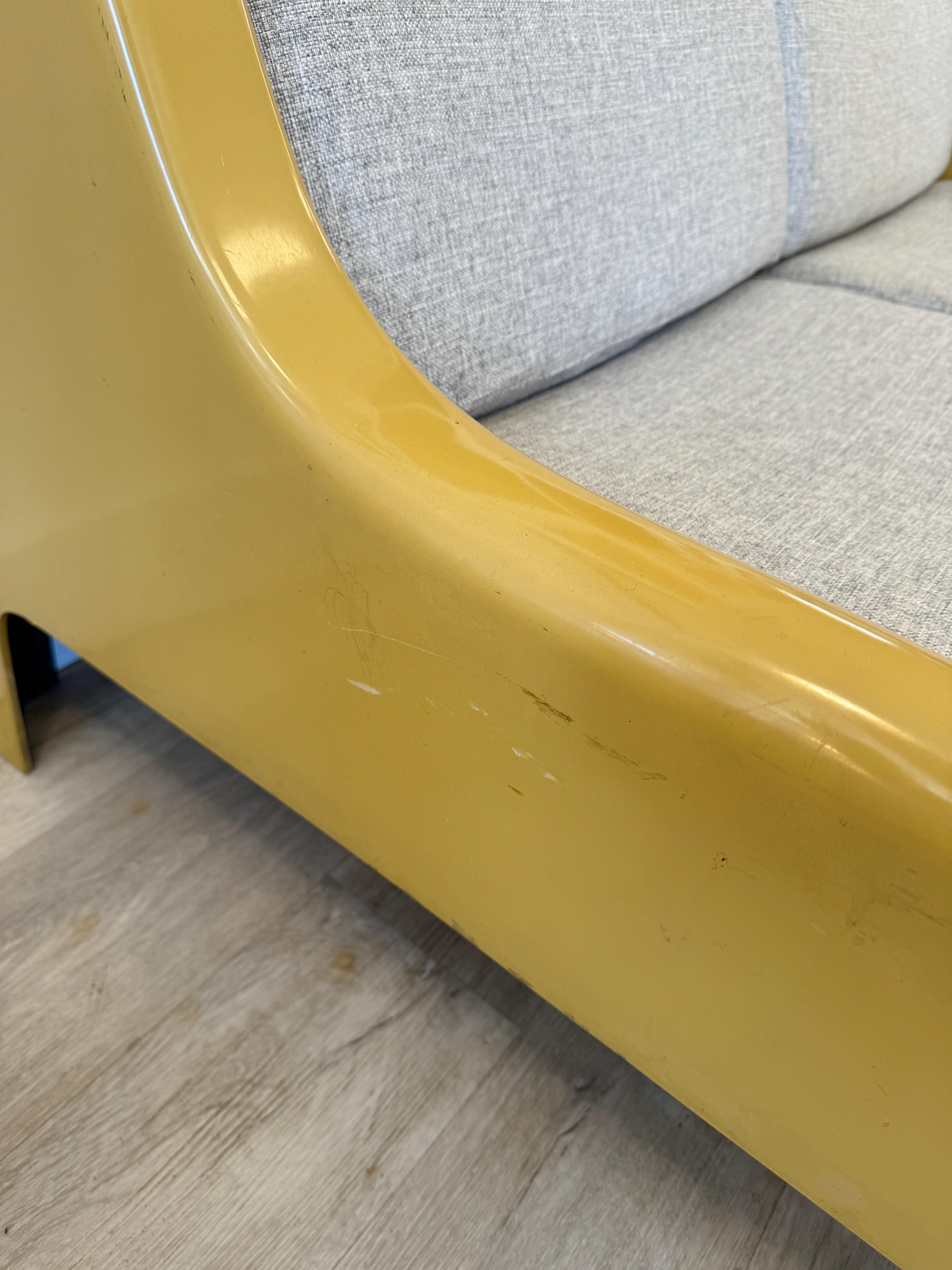 Loveseat 