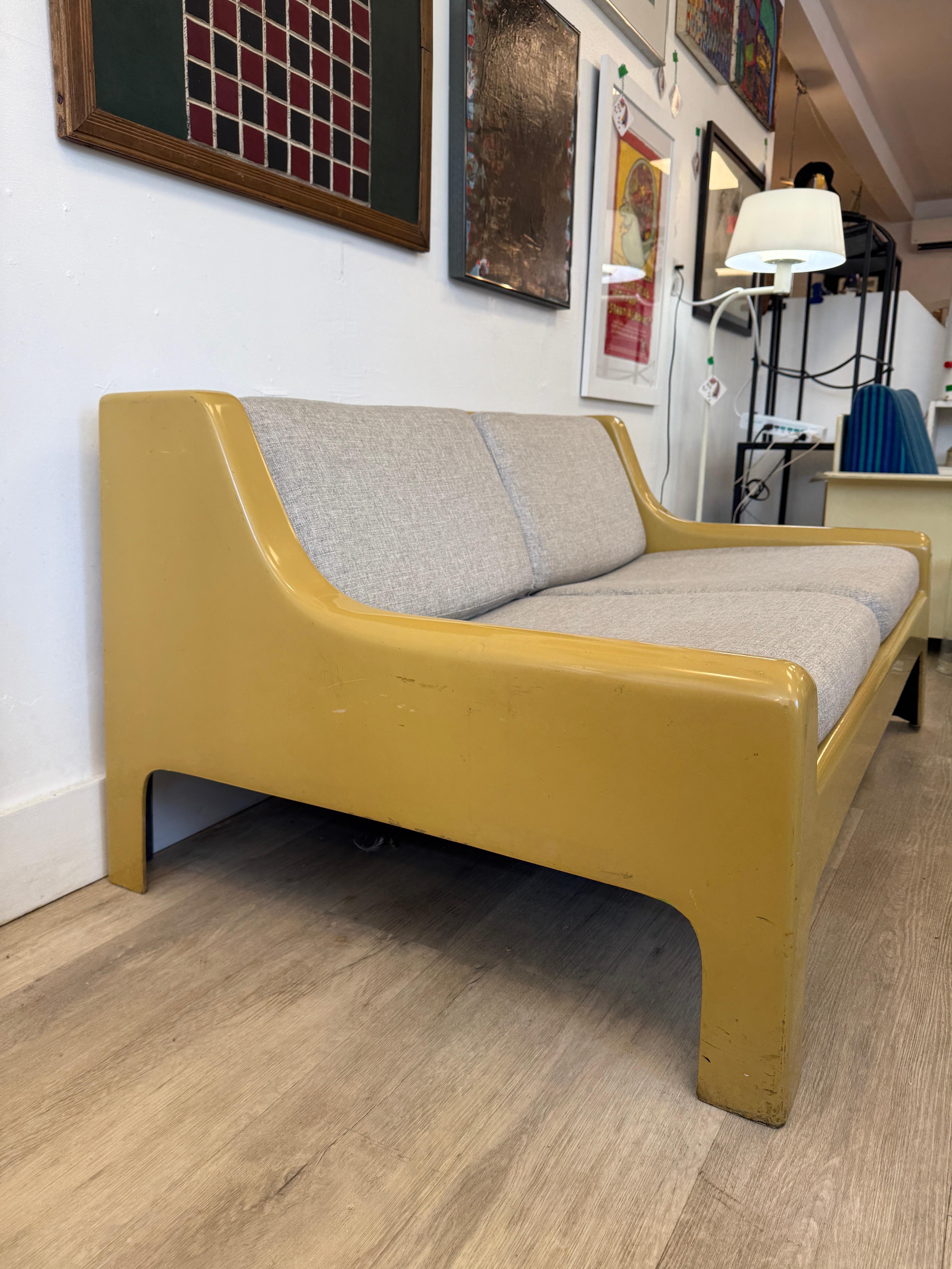 Loveseat 
