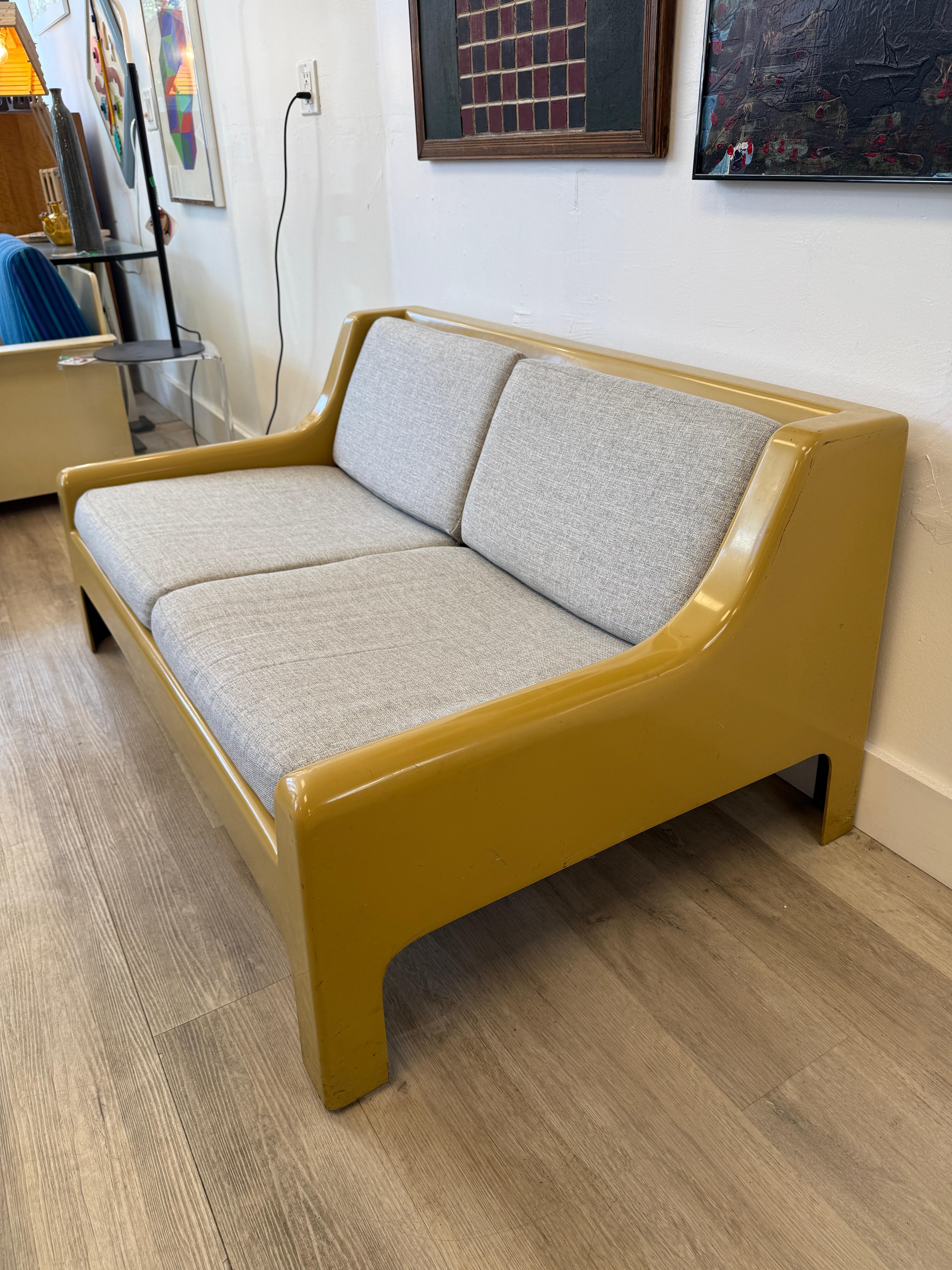 Loveseat 
