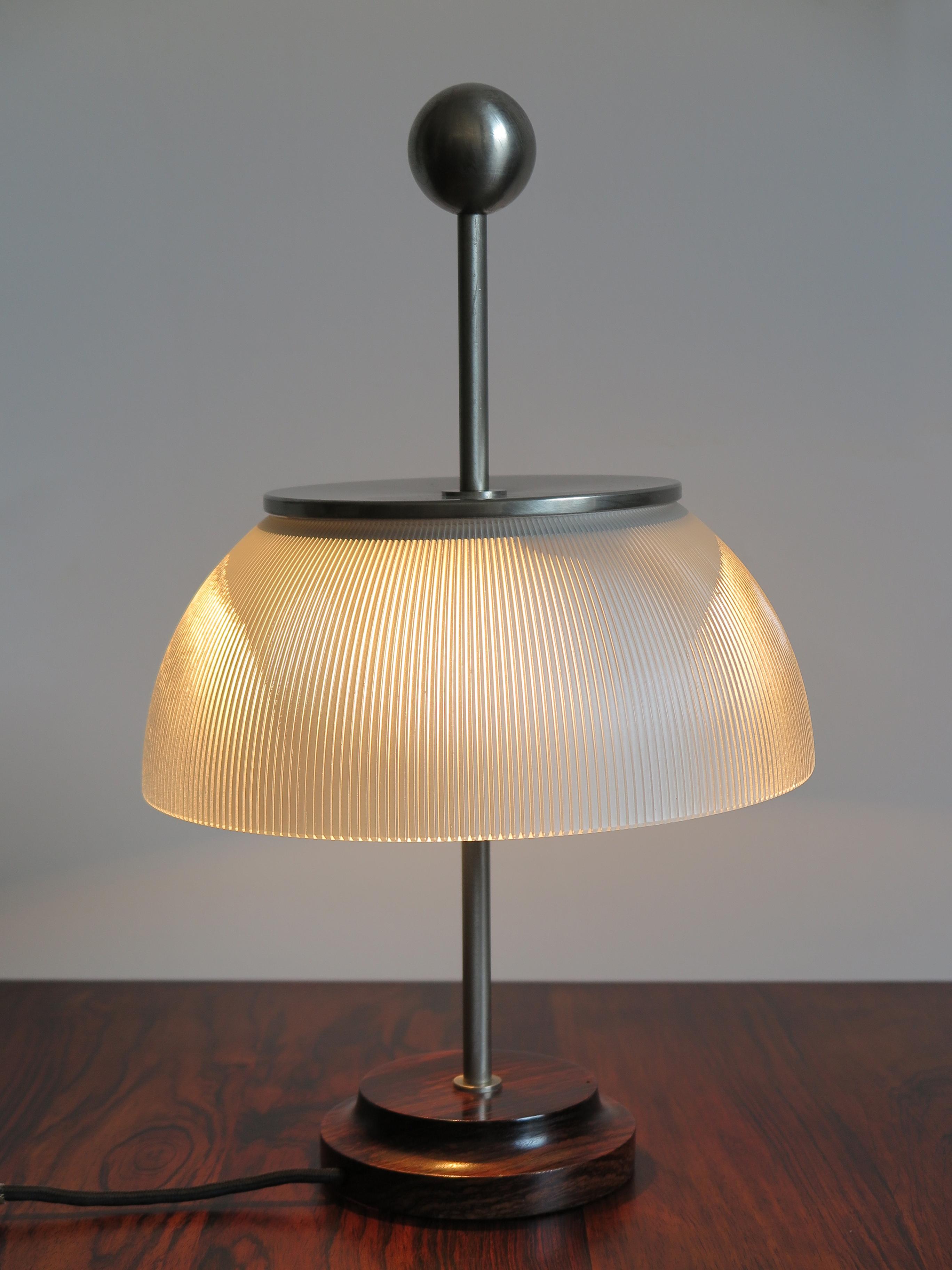 1960s Italian table lamp model Alfa designed by Sergio Mazza for Artemide.
literature:
Domus 399 (February 1963), pag. 107
Octagon 4 (January 1967), page 74
Giuliana Gramigna Repertoirio 1950-2000, Allemandi Torino 2003, pag. 84.