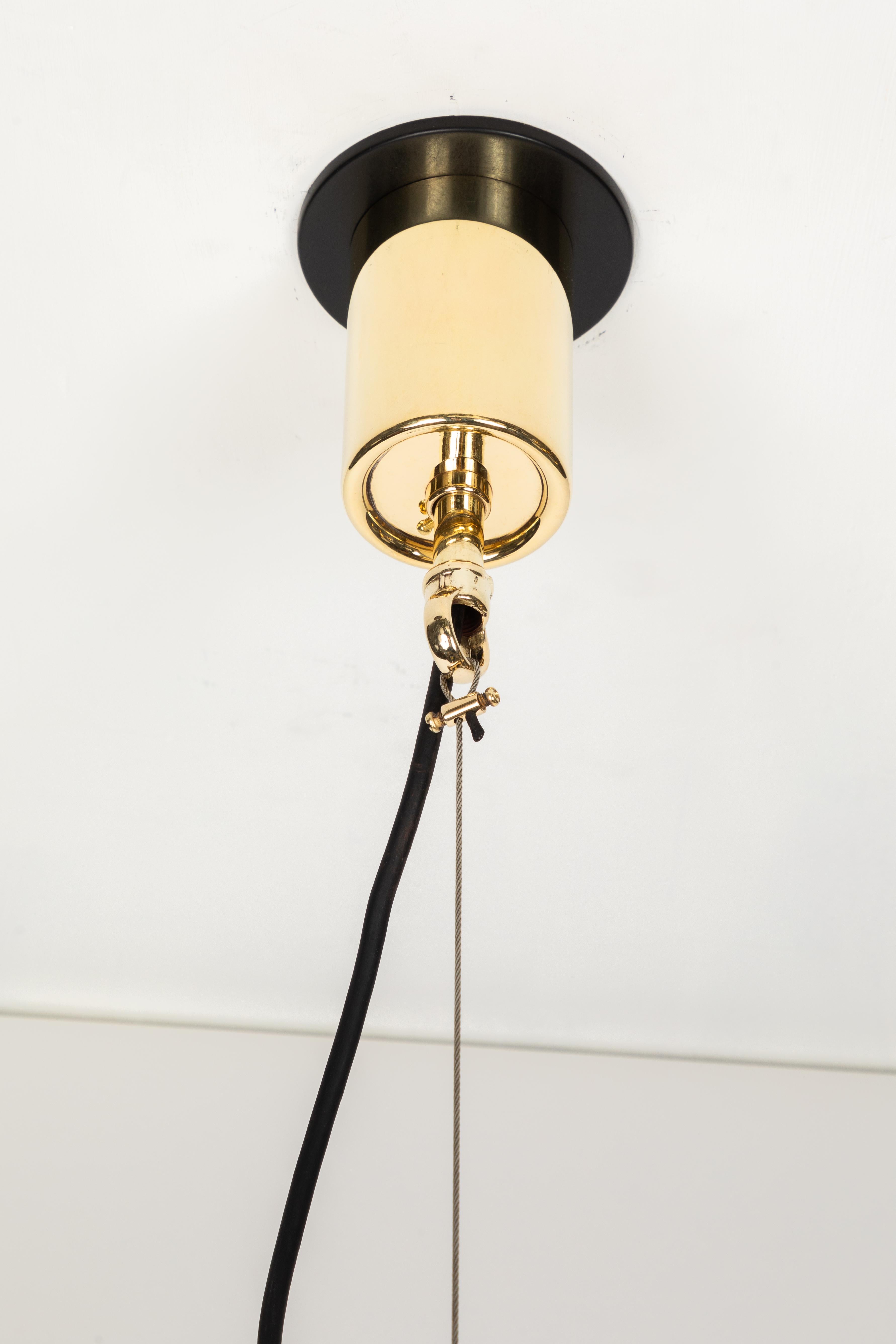 Lampe à suspension Pi de Sergio Mazza en laiton et verre des années 1960 pour Artemide en vente 3