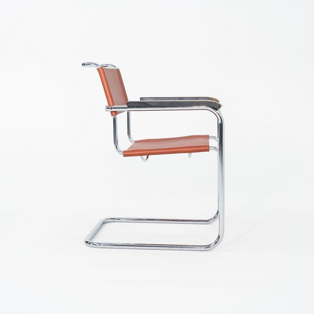 Metà XX secolo Set di 10 sedie da pranzo di Marcel Breuer per Thonet degli anni '60 in pelle di castagno e selleria in vendita