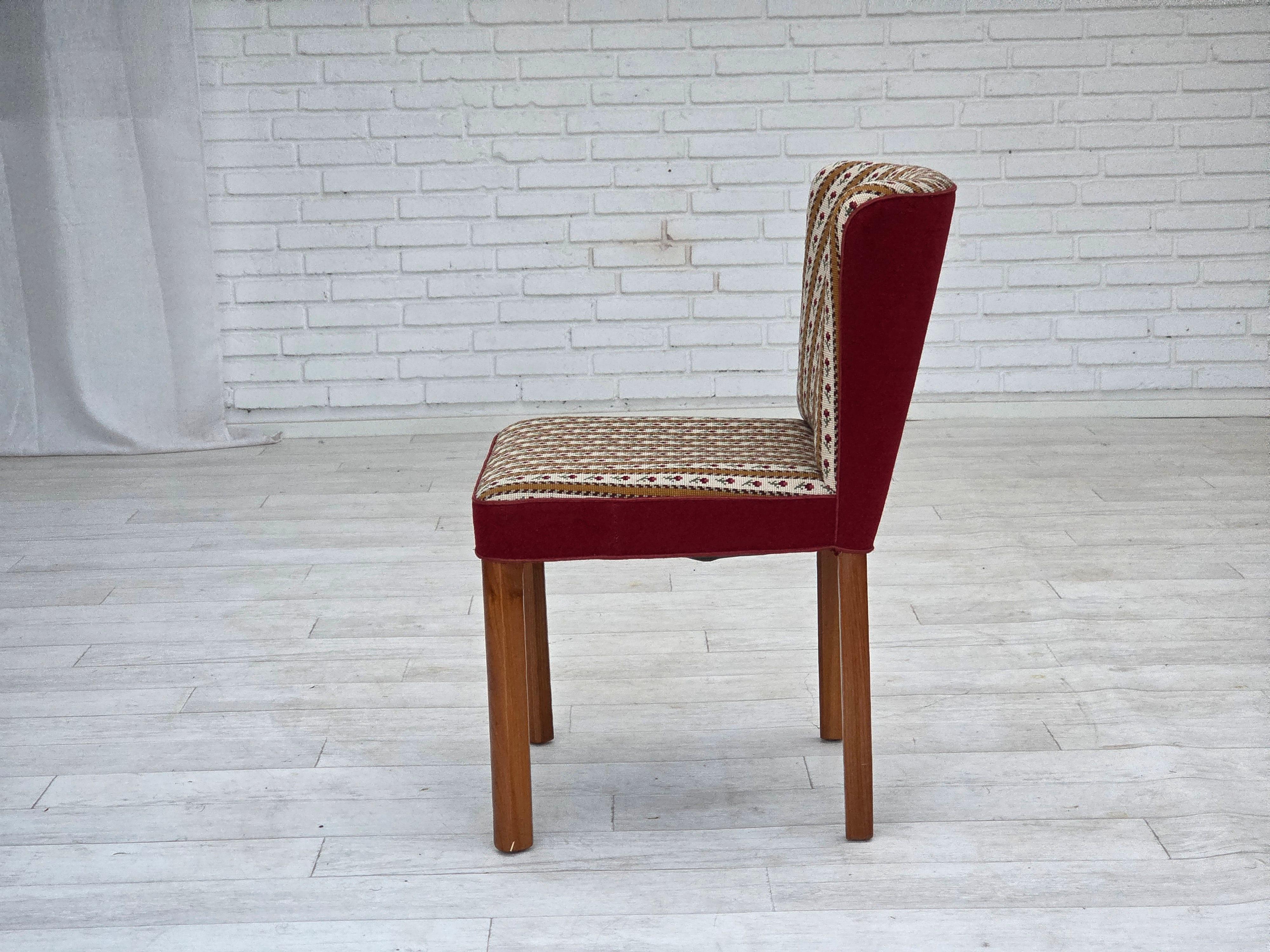 1960s, set of 2 Danish easy chairs, traditional Danish woven wool fabric. For Sale 7