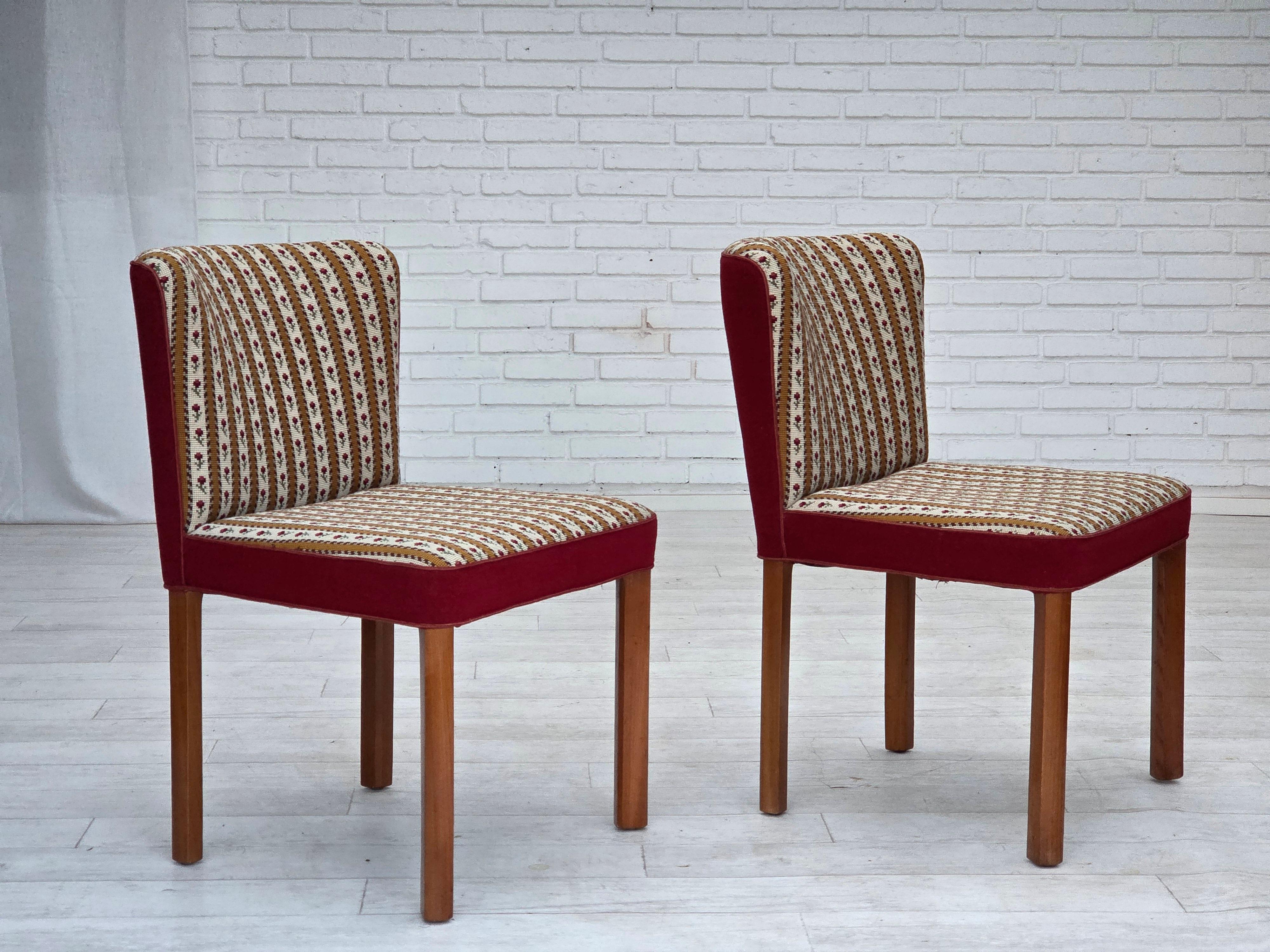1960s, set of 2 Danish easy chairs, traditional Danish woven wool fabric. For Sale 10
