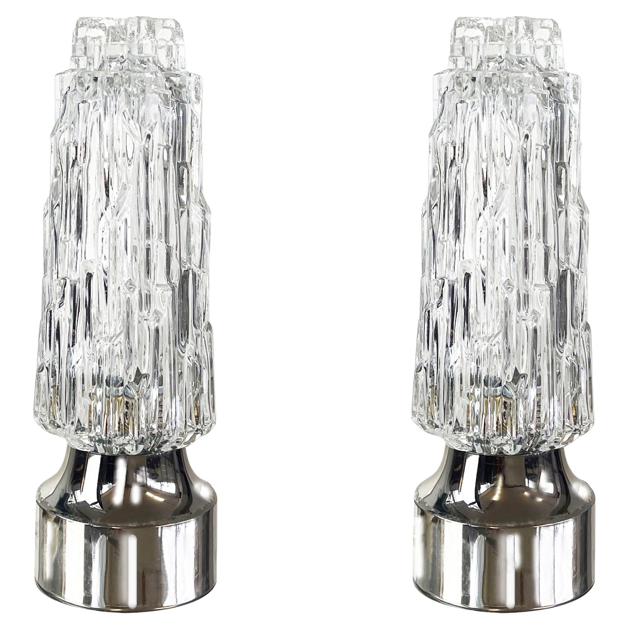 Juego de 2 lámparas de sobremesa de cristal Rocky Ice de los años 60, base cromada, Alemania de mediados de siglo en venta