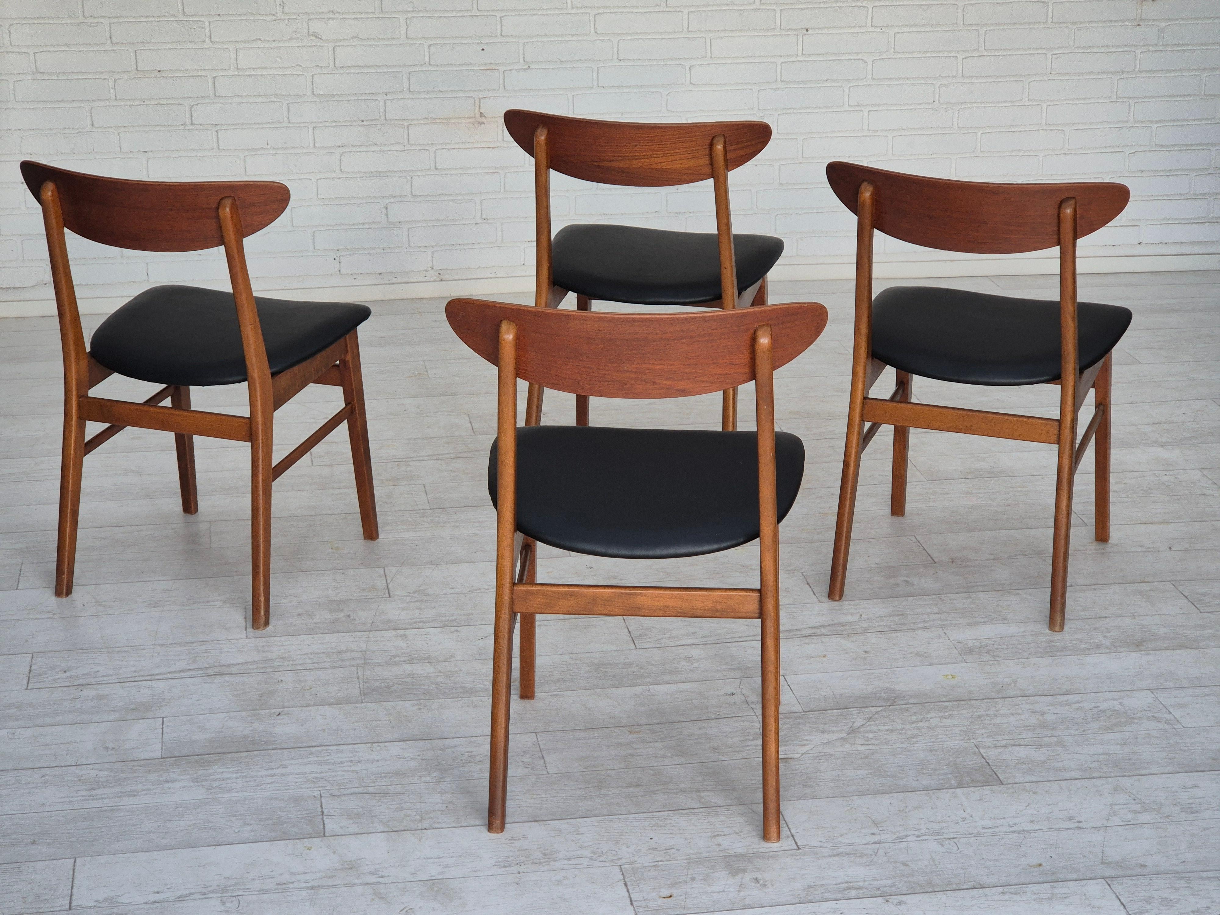 Scandinavo moderno Anni '60, set di 4 sedie da pranzo danesi di Wood Wood, in legno di teak curvato, tappezzate. in vendita
