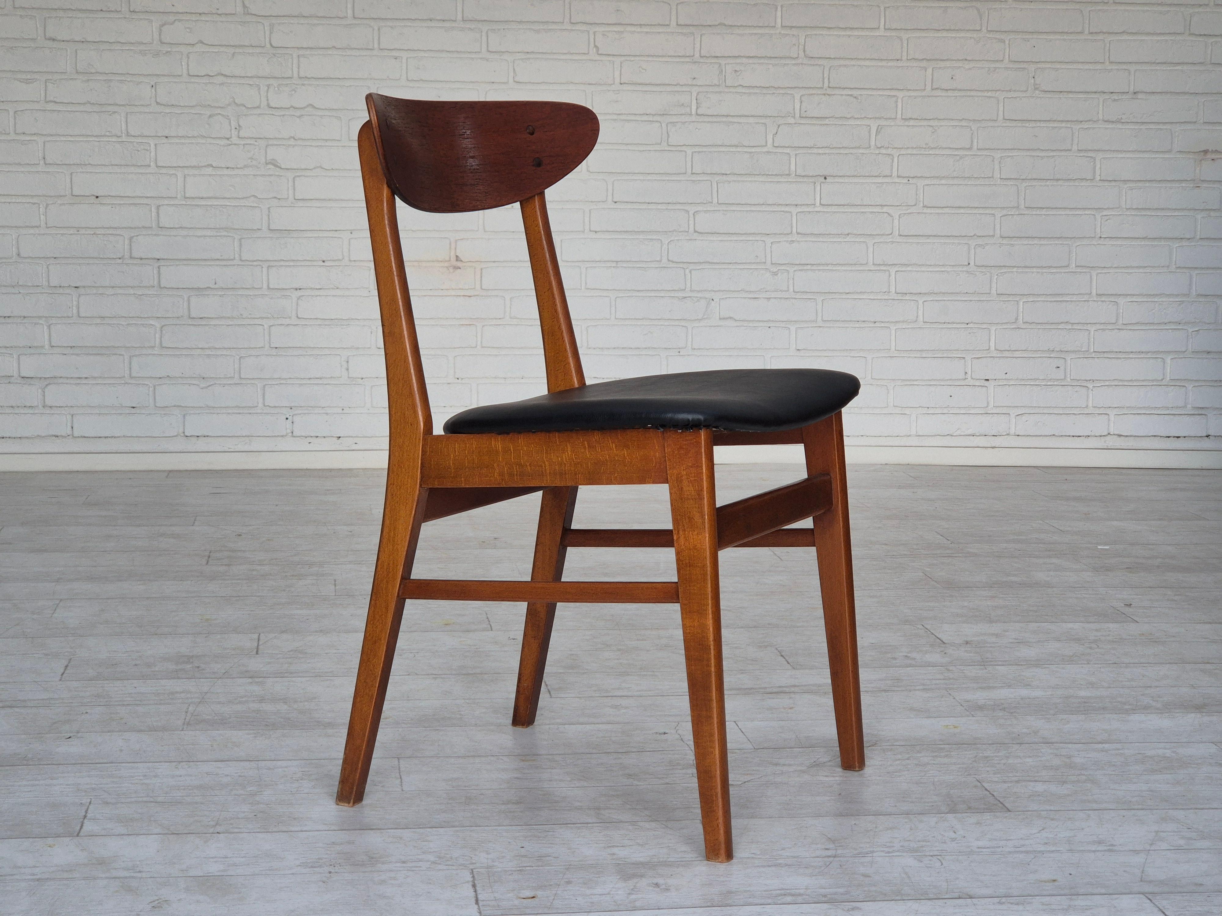 Danese Anni '60, set di 4 sedie da pranzo danesi di Wood Wood, in legno di teak curvato, tappezzate. in vendita