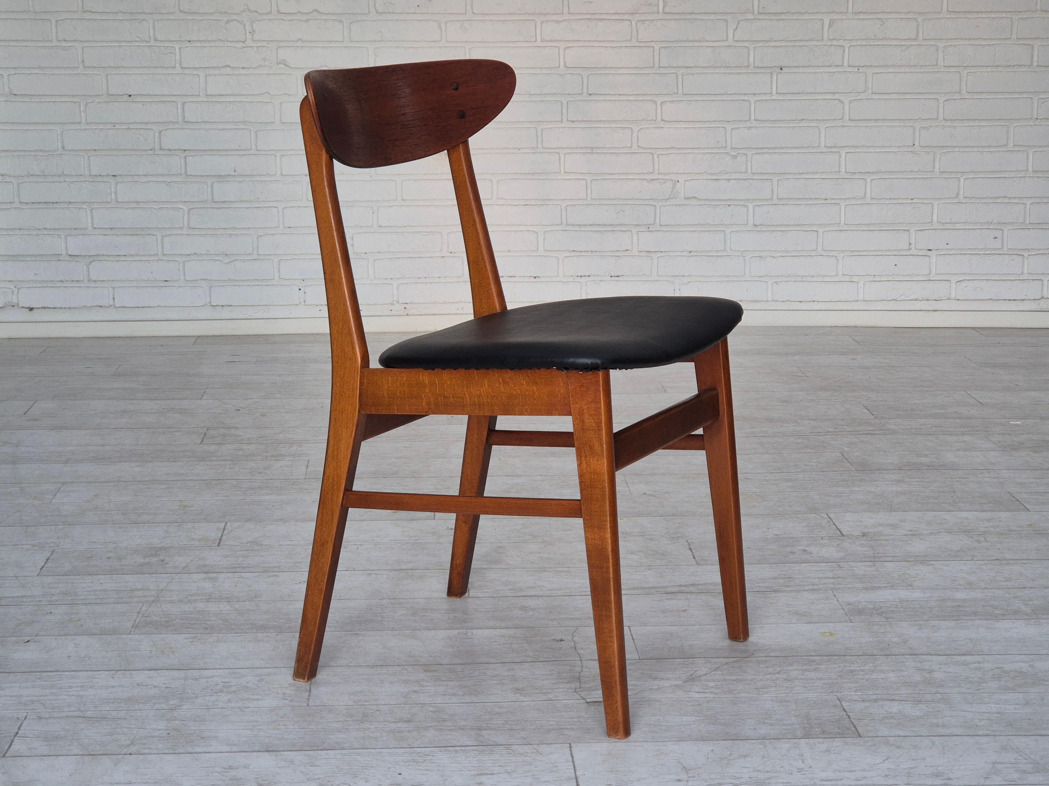 Anni '60, set di 4 sedie da pranzo danesi di Wood Wood, in legno di teak curvato, tappezzate. in vendita 1