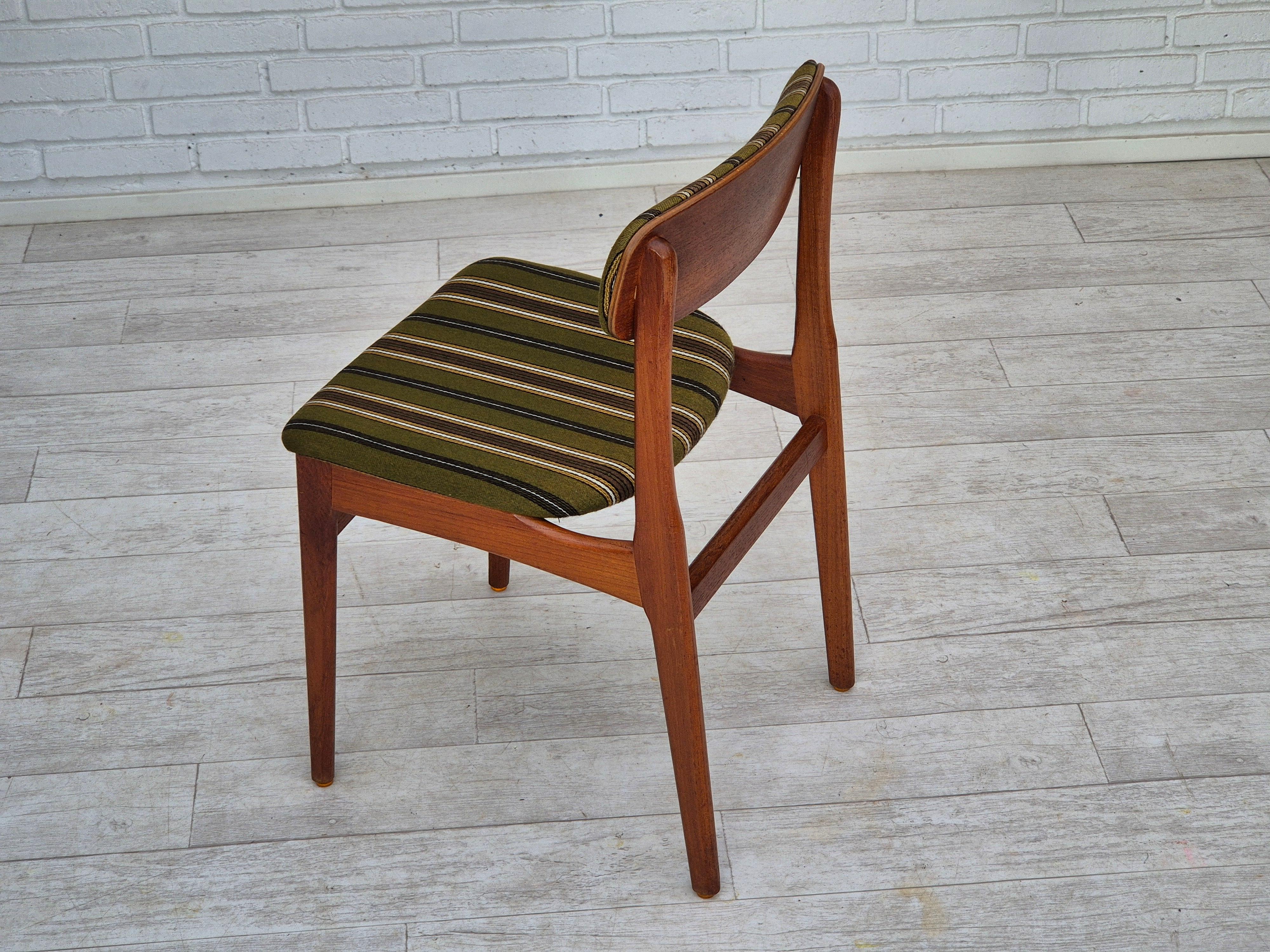 Satz von 4 dänischen Esszimmerstühlen aus massivem Teakholz, Originalzustand, 1960er Jahre. im Angebot 10