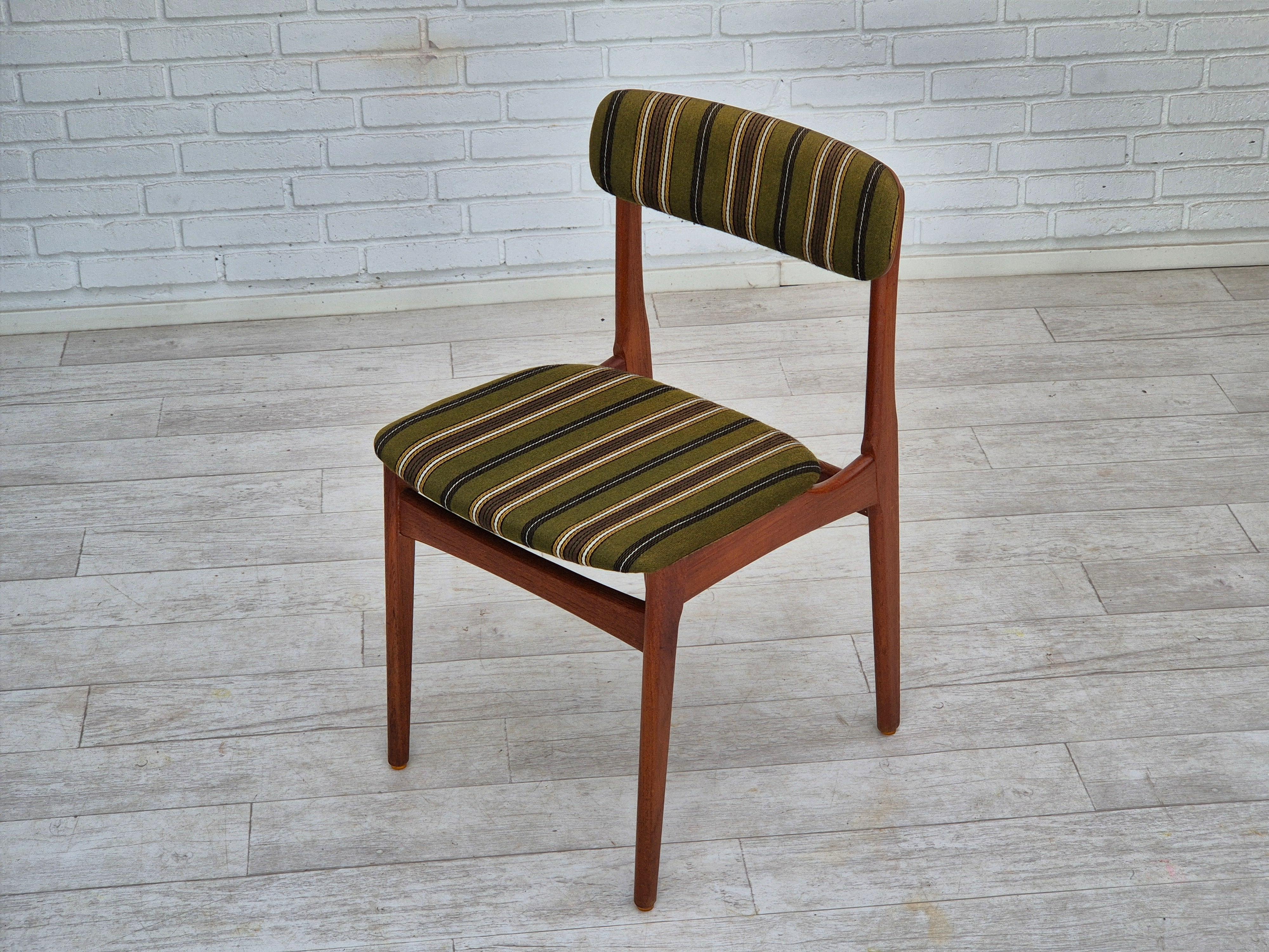 Satz von 4 dänischen Esszimmerstühlen aus massivem Teakholz, Originalzustand, 1960er Jahre. im Angebot 11