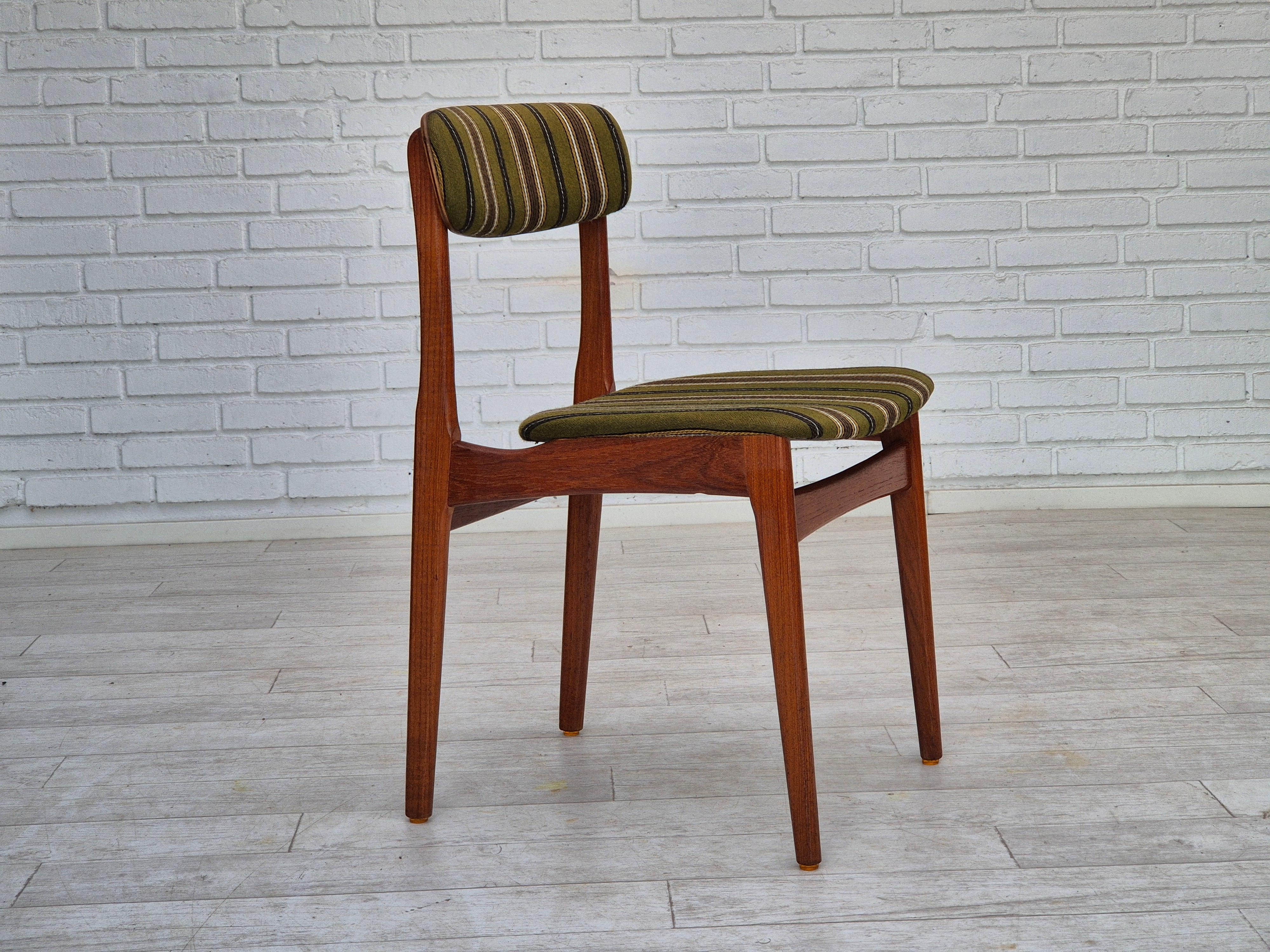 Satz von 4 dänischen Esszimmerstühlen aus massivem Teakholz, Originalzustand, 1960er Jahre. im Zustand „Gut“ im Angebot in Tarm, 82