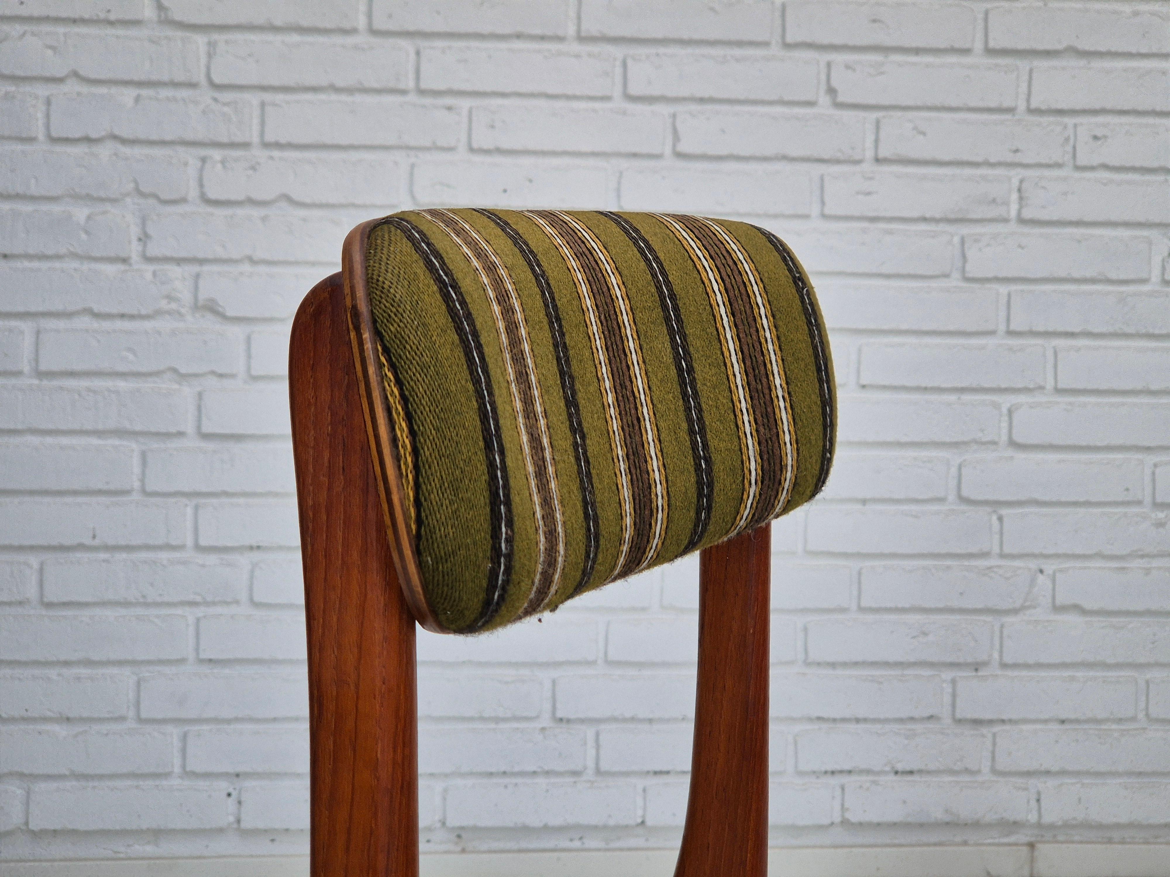 Satz von 4 dänischen Esszimmerstühlen aus massivem Teakholz, Originalzustand, 1960er Jahre. im Angebot 2
