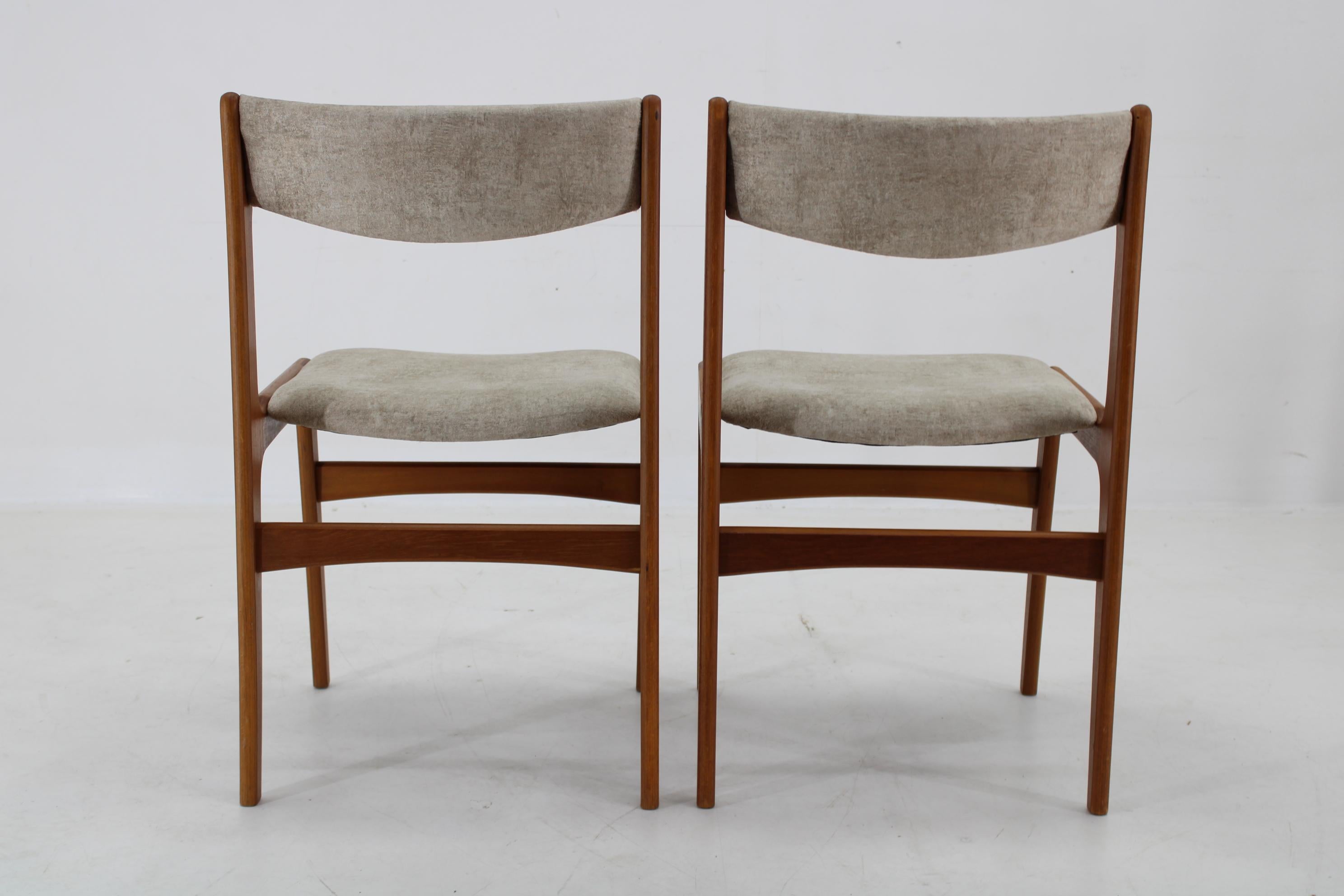1960er Satz von 4 dänischen Teak-Esszimmerstühlen, restauriert (Stoff) im Angebot