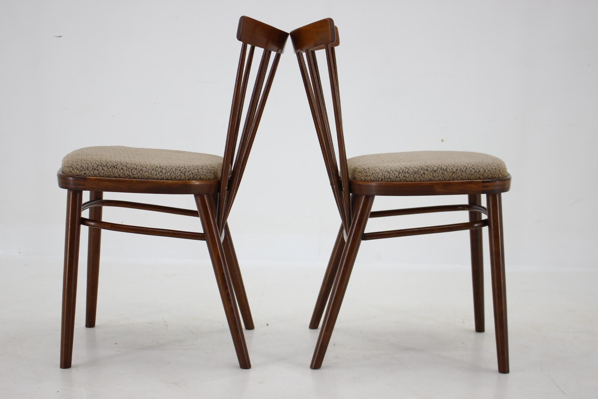 Tissu 1960 - Ensemble de 4 chaises de salle à manger par Tatra, Tchécoslovaquie en vente