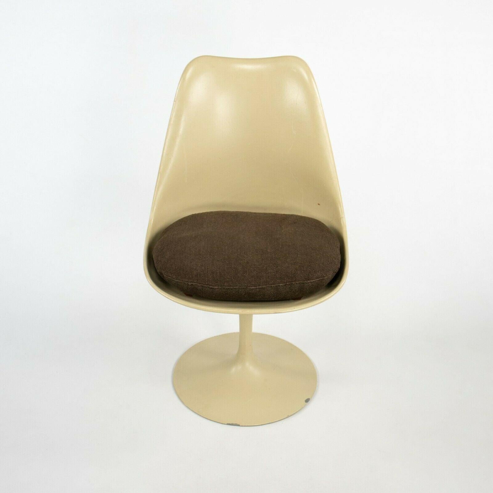 1960s Set of 4 Eero Saarinen for Knoll Armless Tulip Side Chairs in Brown Fabric For Sale 4