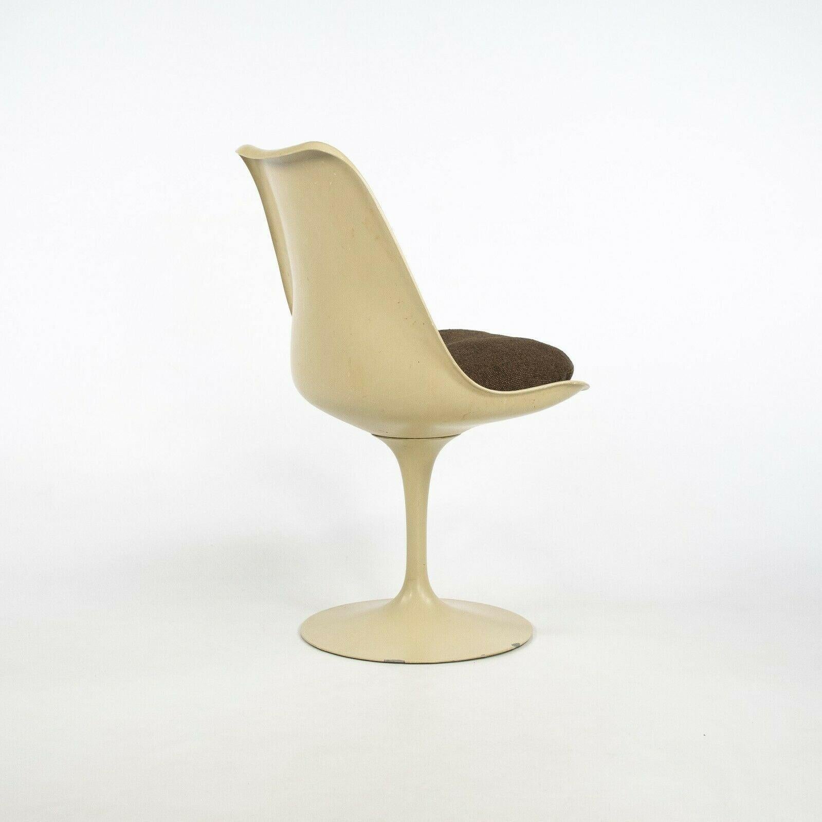 1960s Set of 4 Eero Saarinen for Knoll Armless Tulip Side Chairs in Brown Fabric For Sale 1