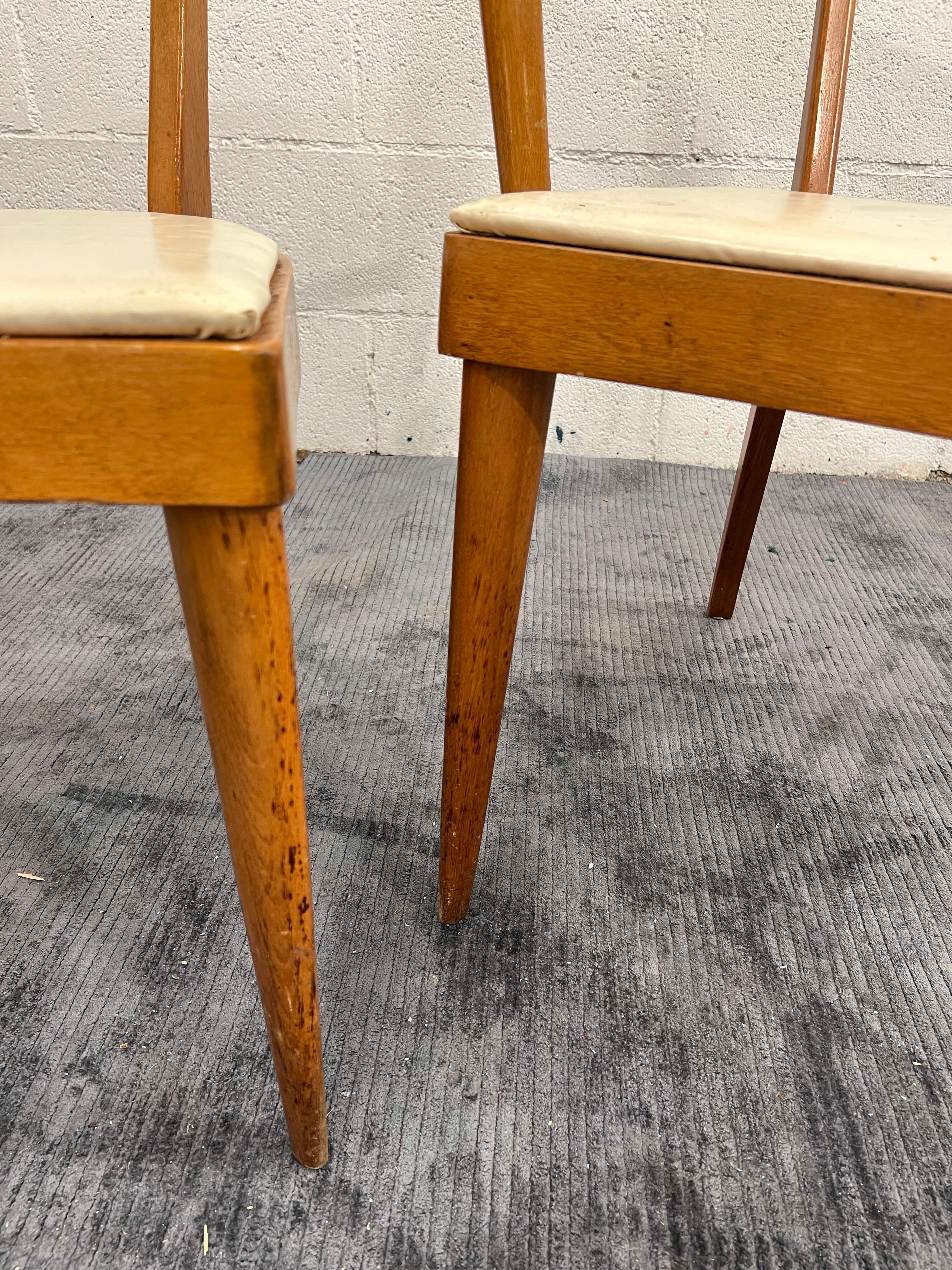 1960s Set of 4 Heywood Wakefield Dog bone Dining Chair In Distressed Condition For Sale In Los Angeles, CA