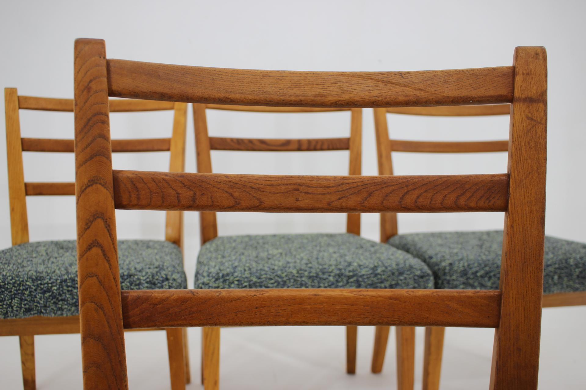 1960s Set of 4 Oak Dining Chairs, Czechoslovakia For Sale 11