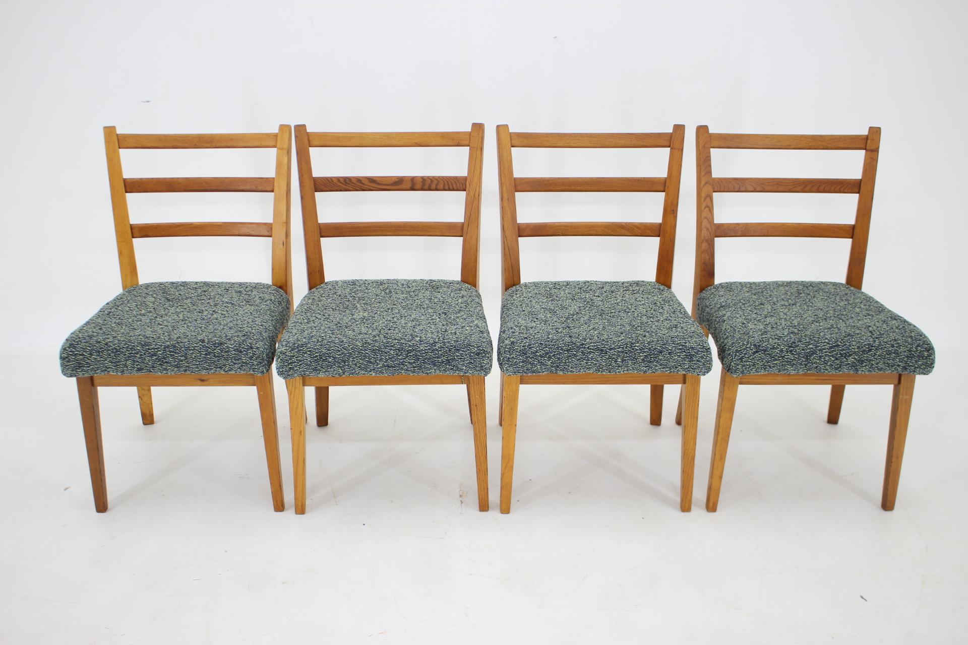 1960s Set of 4 Oak Dining Chairs, Czechoslovakia In Good Condition For Sale In Praha, CZ