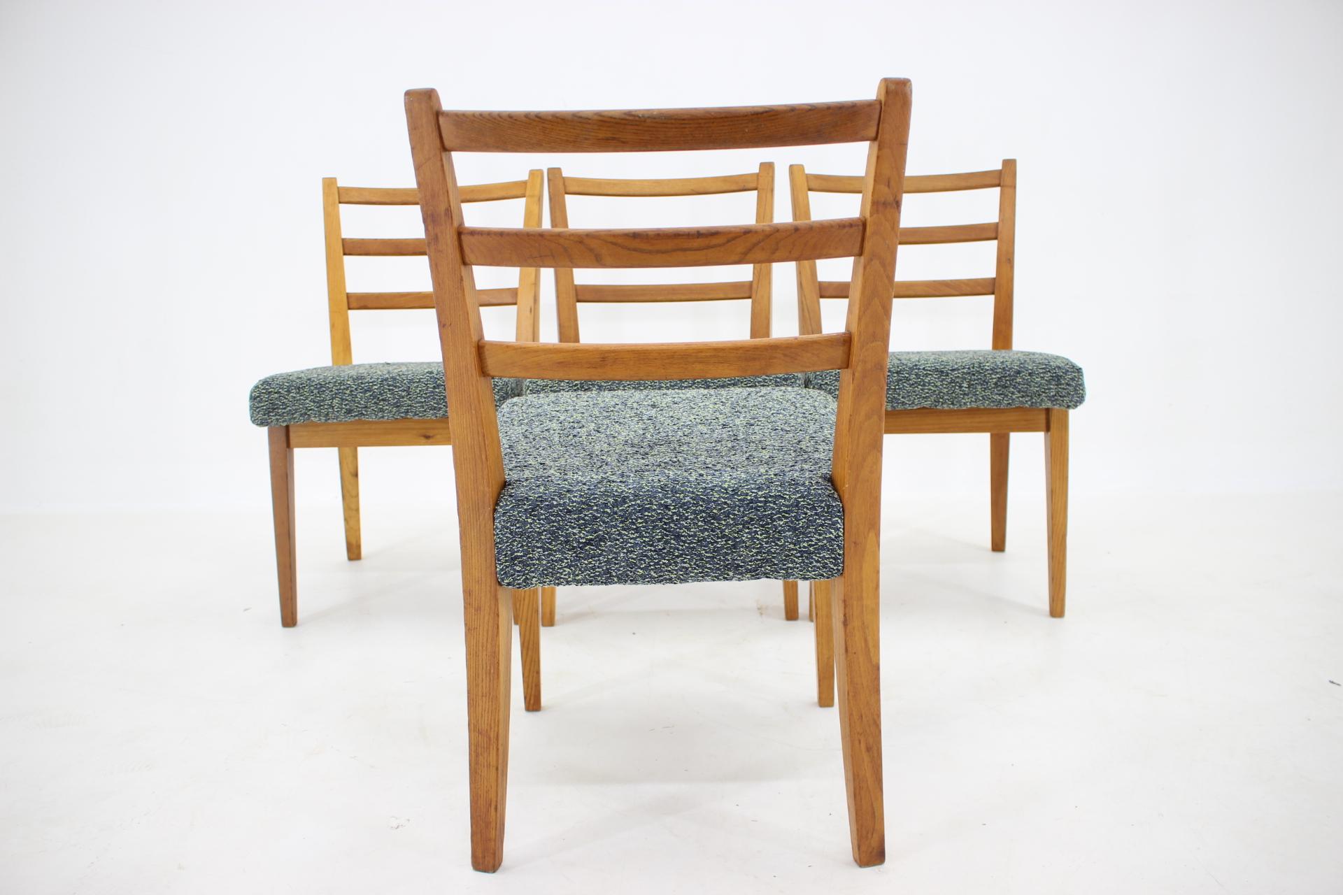 1960s Set of 4 Oak Dining Chairs, Czechoslovakia For Sale 3