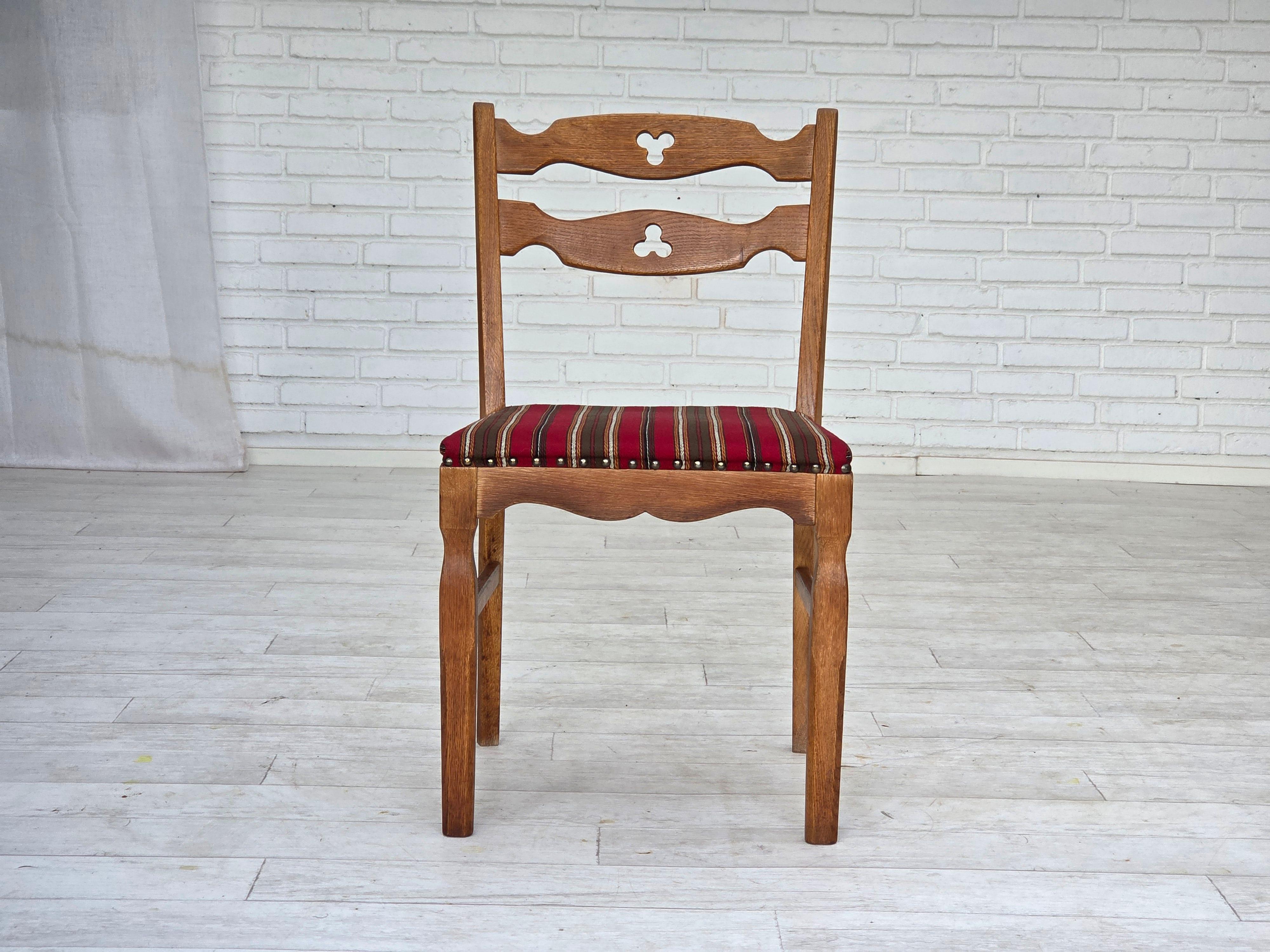 1960s, set of 4 pcs Danish dining chairs, furniture wool, solid oak wood. In condizioni buone in vendita a Tarm, 82