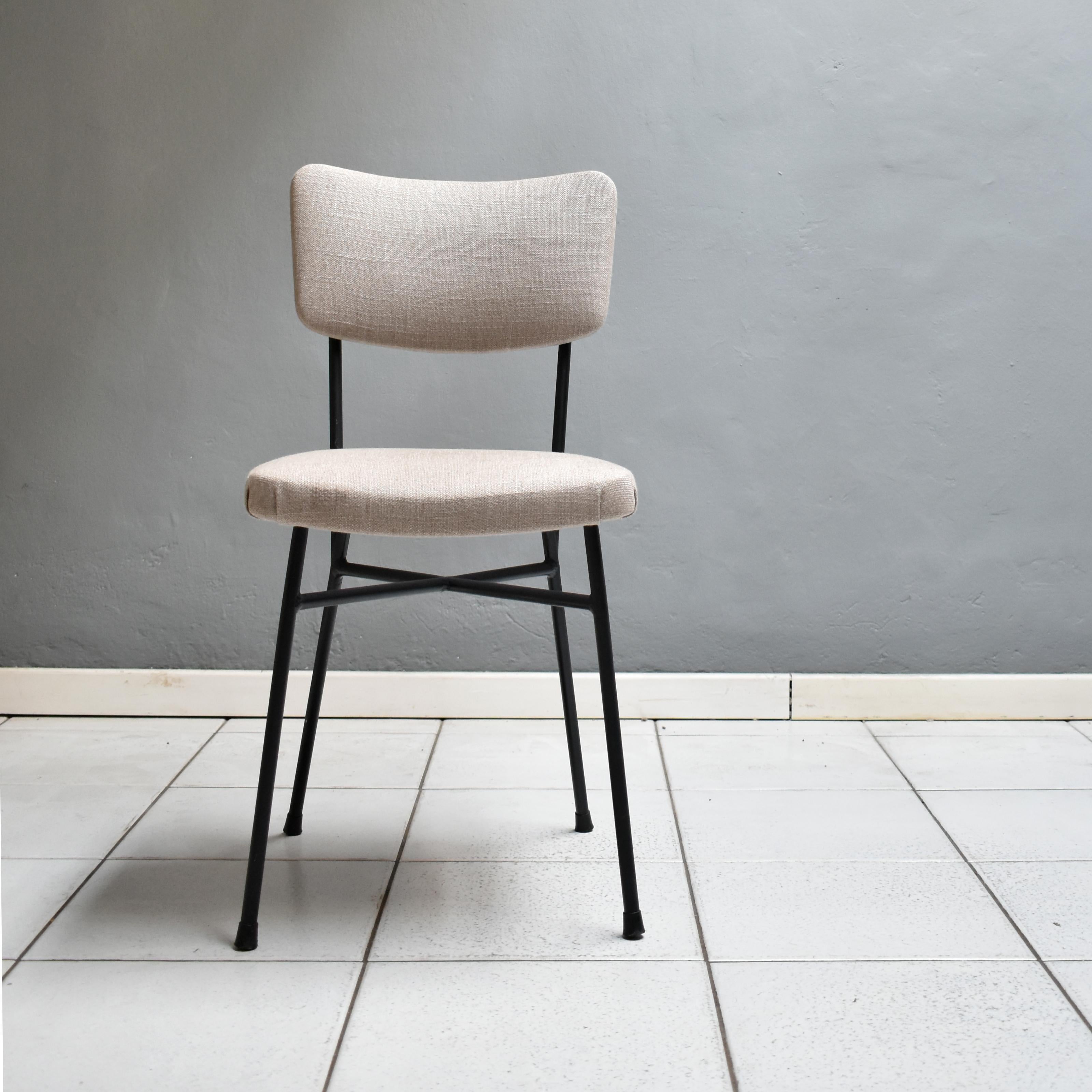 1960s, Set of 4 Vinatge Chairs Italian Manufacture in Black Iron and Light Grey For Sale 5