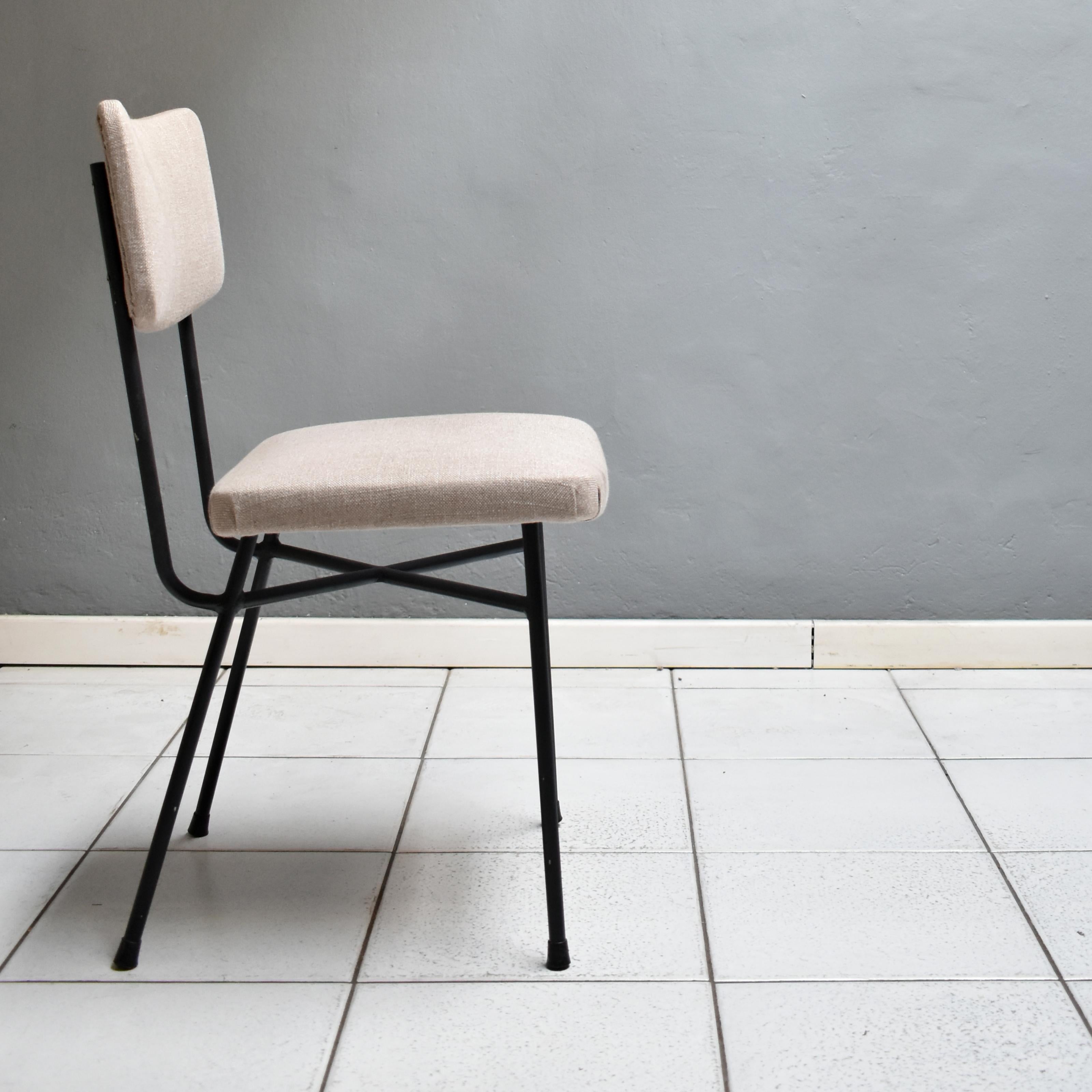 Milieu du XXe siècle  Ensemble de 4 chaises vinatge en fer noir et gris clair de fabrication italienne, années 1960 en vente