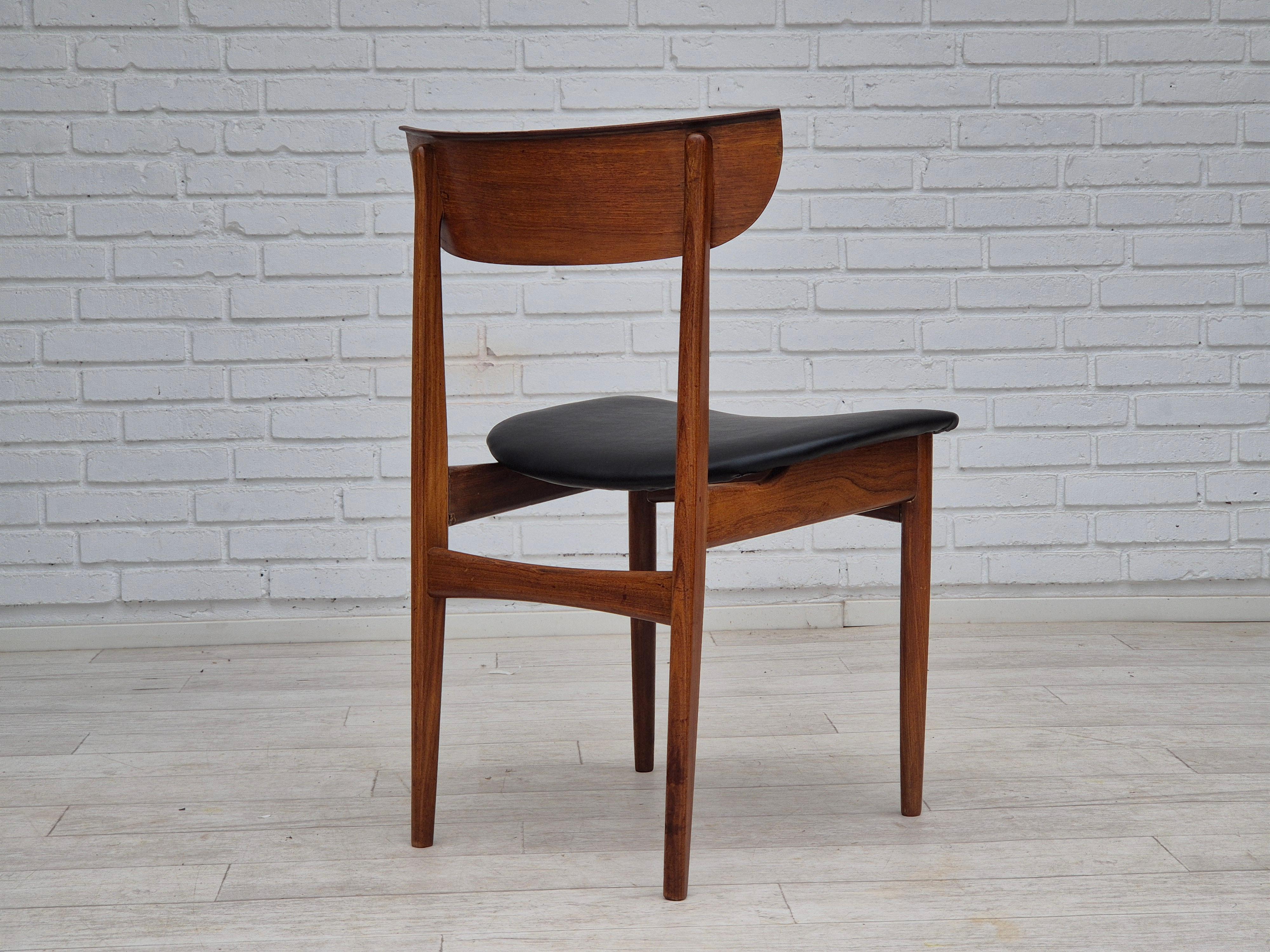 Années 1960, ensemble de 5 chaises de salle à manger danoises, retapissées, bois de teck. Bon état - En vente à Tarm, 82
