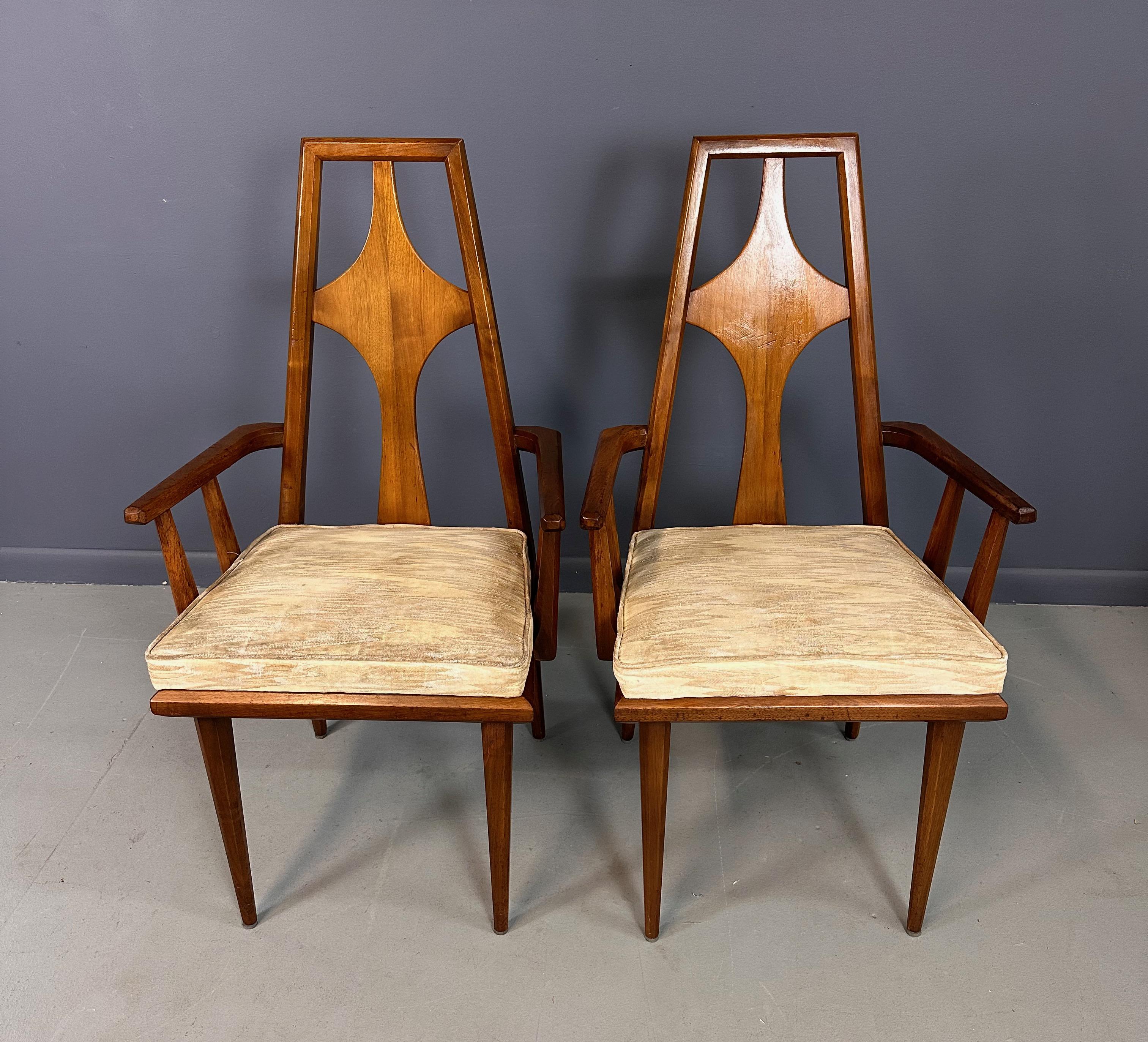 Set di 6 sedie da pranzo in legno di noce Edmond J. Spence degli anni '60 in vendita 3