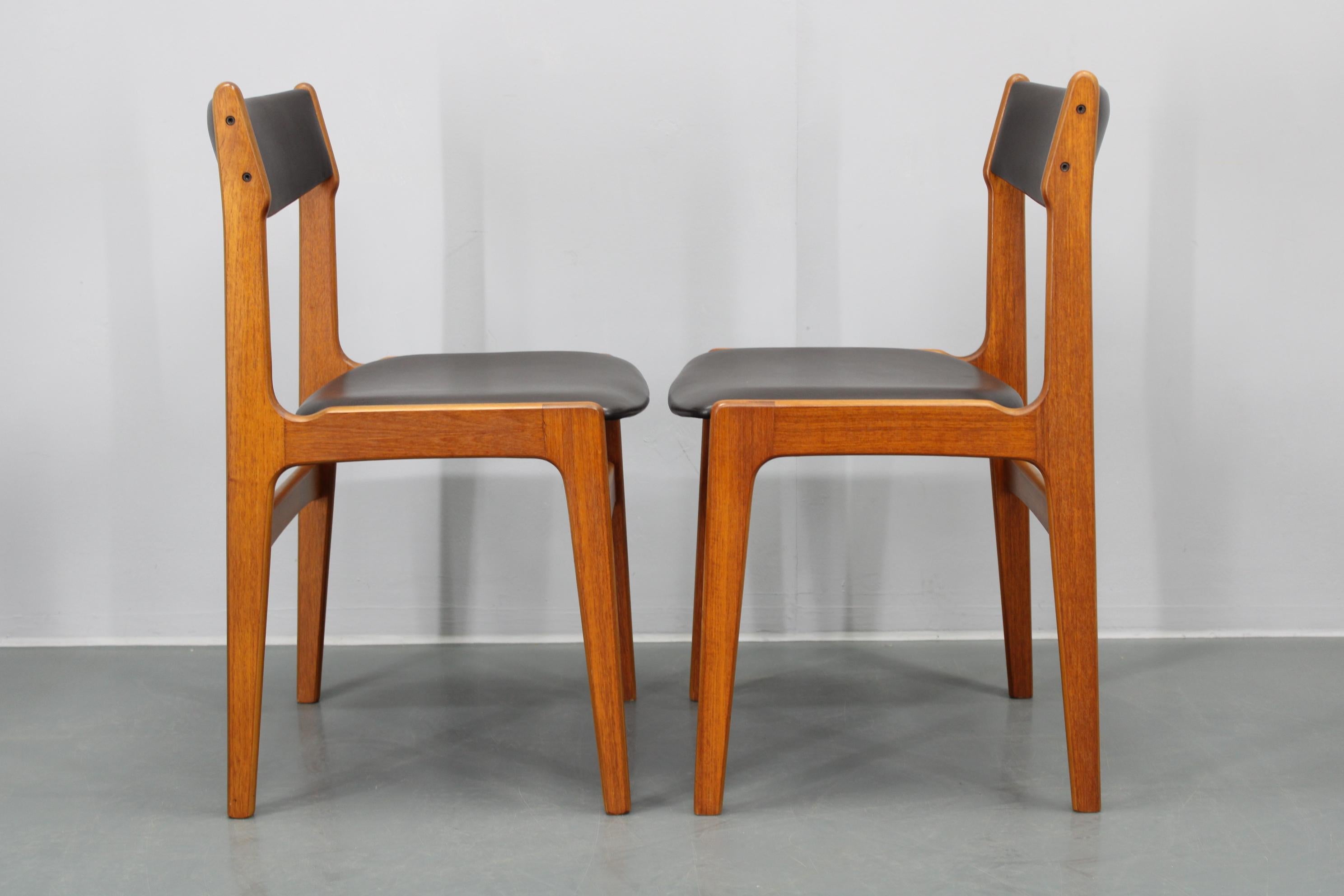 Set di 6 sedie da pranzo in teak anni '60 in similpelle, Danimarca in vendita 11