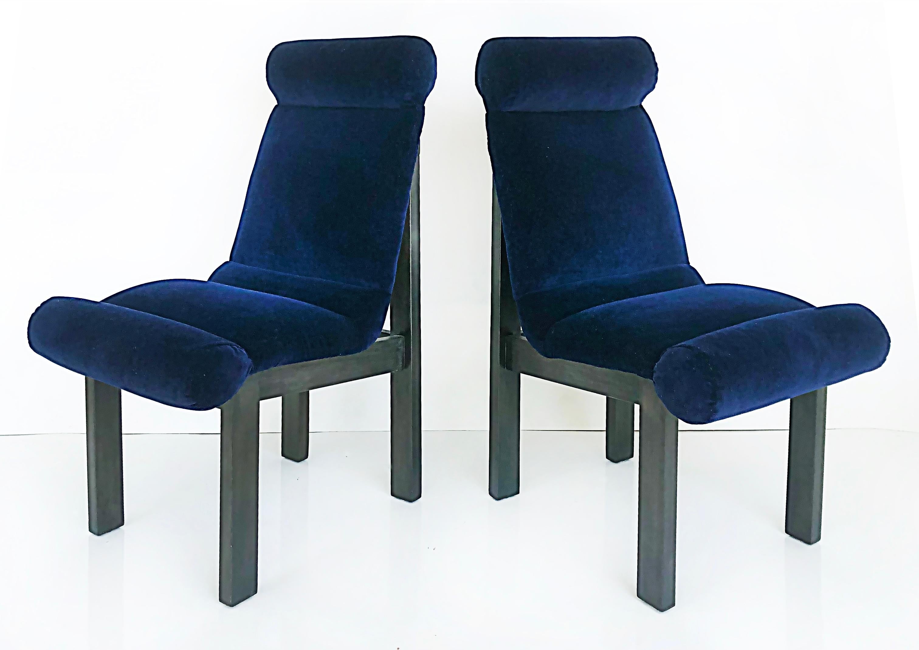 1960s Set of 6 United Furniture Mohair velvet dining chairs

Offered for sale is a set of six 1960s Mid-Century Modern sculptural dining chairs by United Furniture Corporation. The frames have been newly refinished with a dark satin stain. The