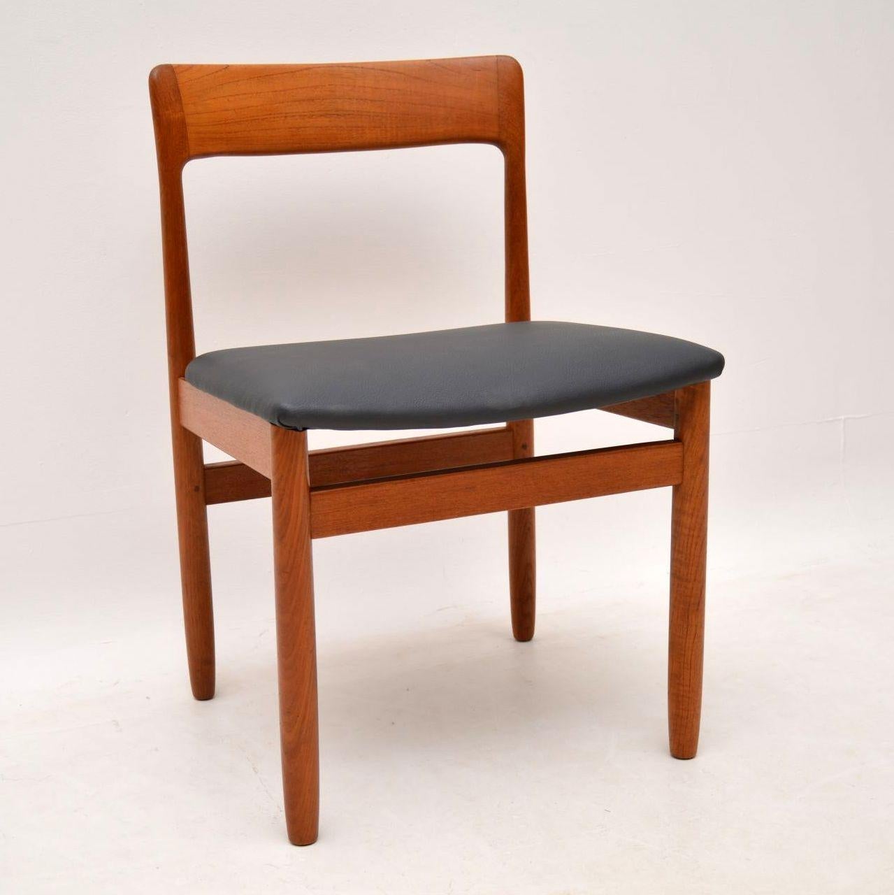 Mid-Century Modern 1960s Set of 6 Vintage Teak Dining Chairs by Younger