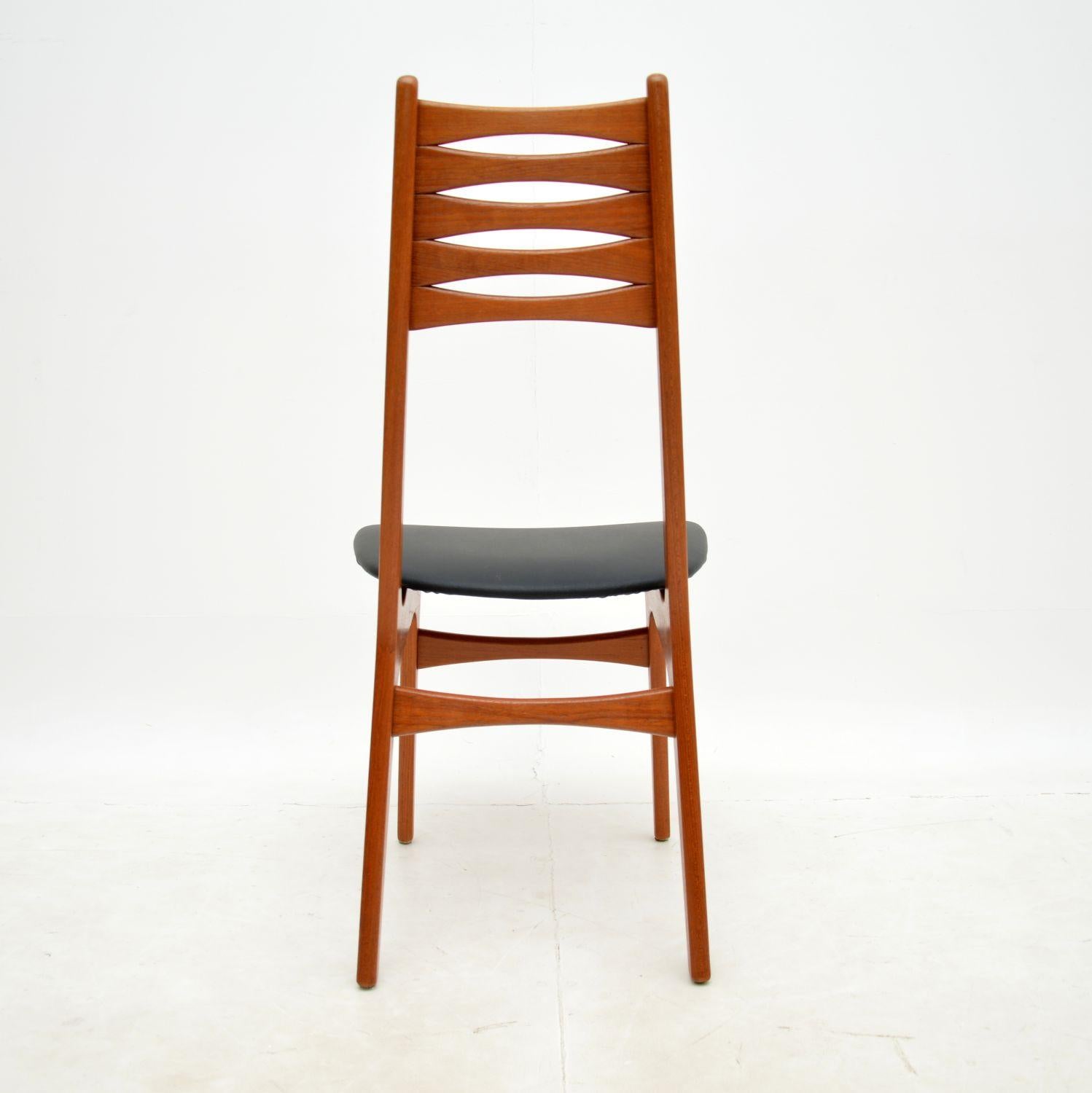 1960s Set of 8 Danish Teak Vintage Dining Chairs For Sale 5
