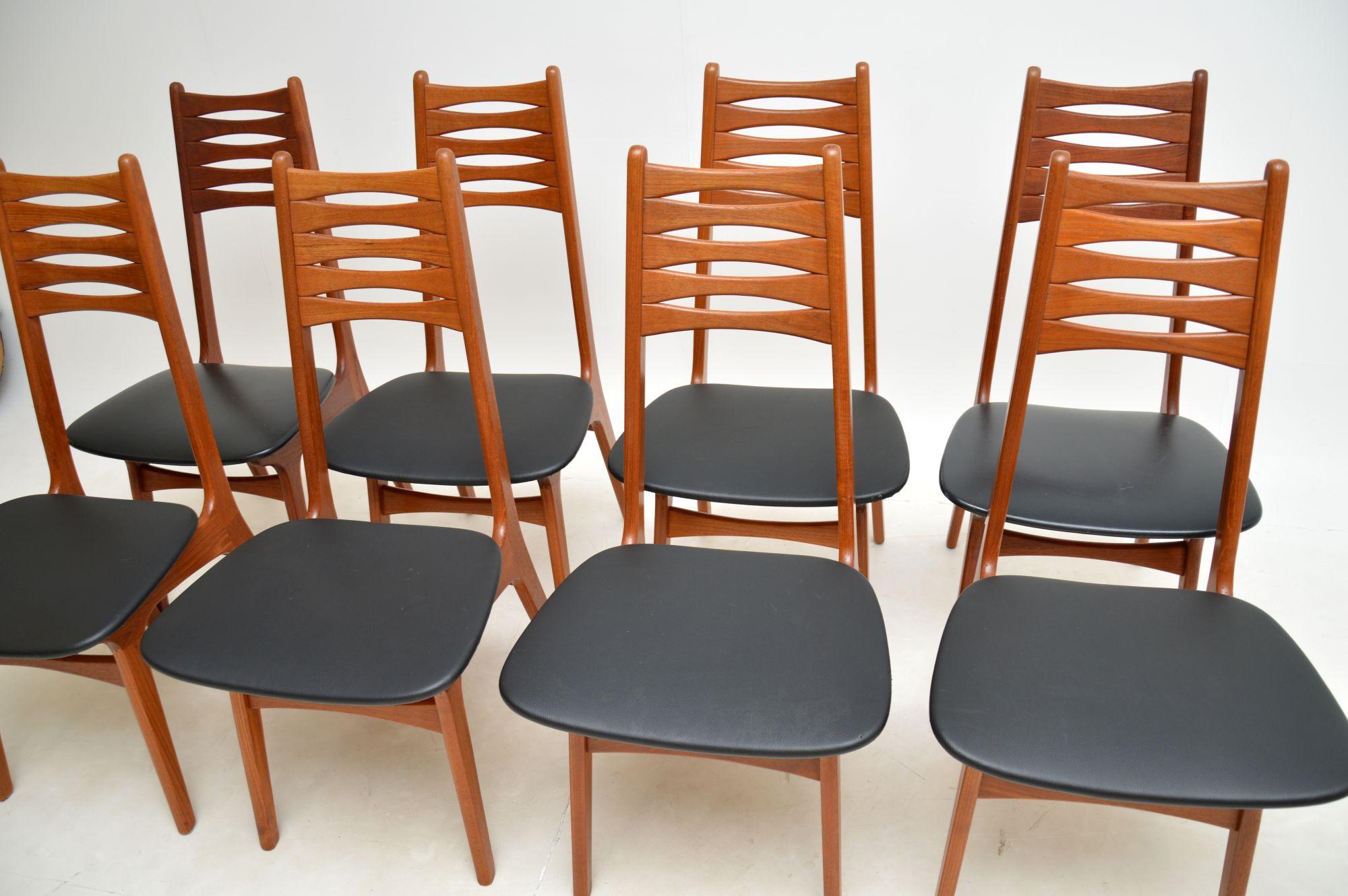 1960s Set of 8 Danish Teak Vintage Dining Chairs In Good Condition For Sale In London, GB