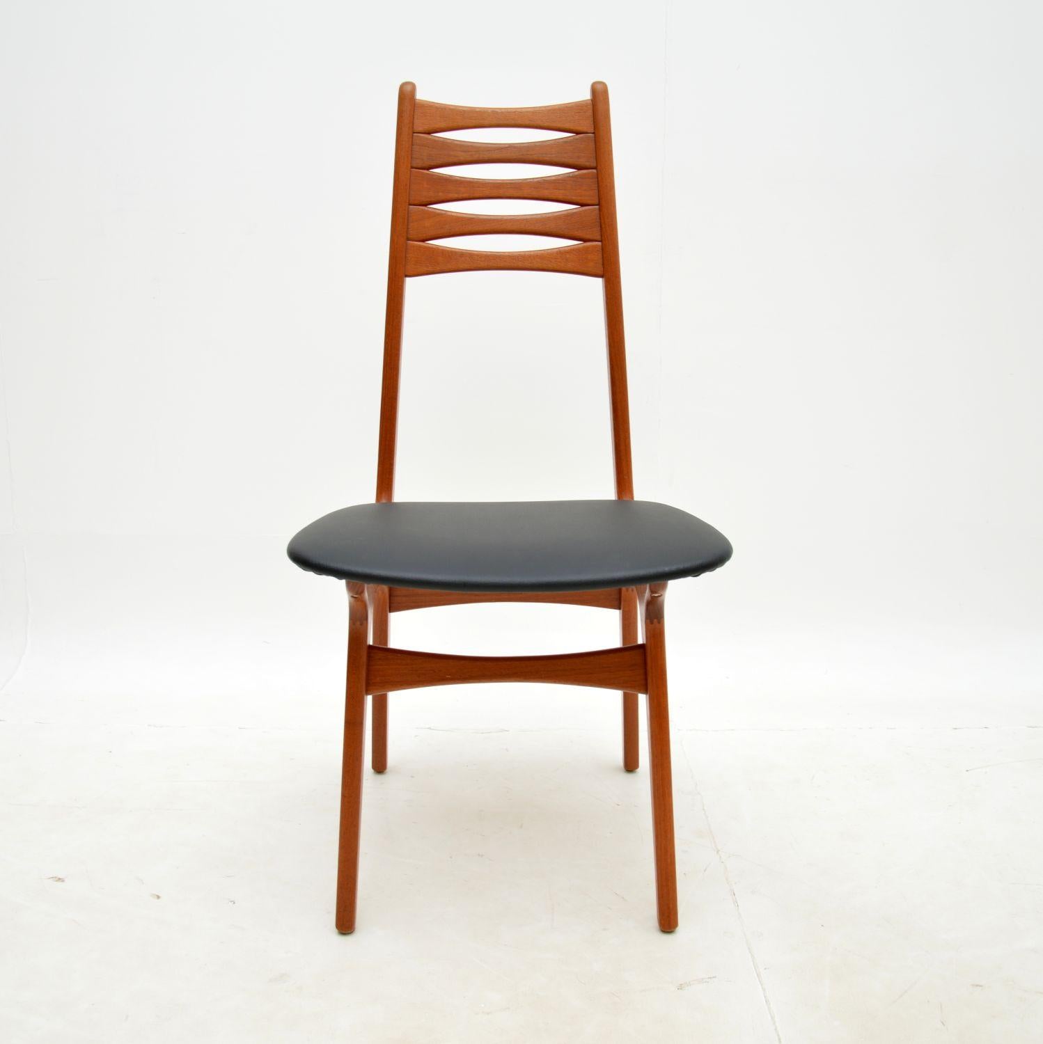 1960s Set of 8 Danish Teak Vintage Dining Chairs For Sale 1