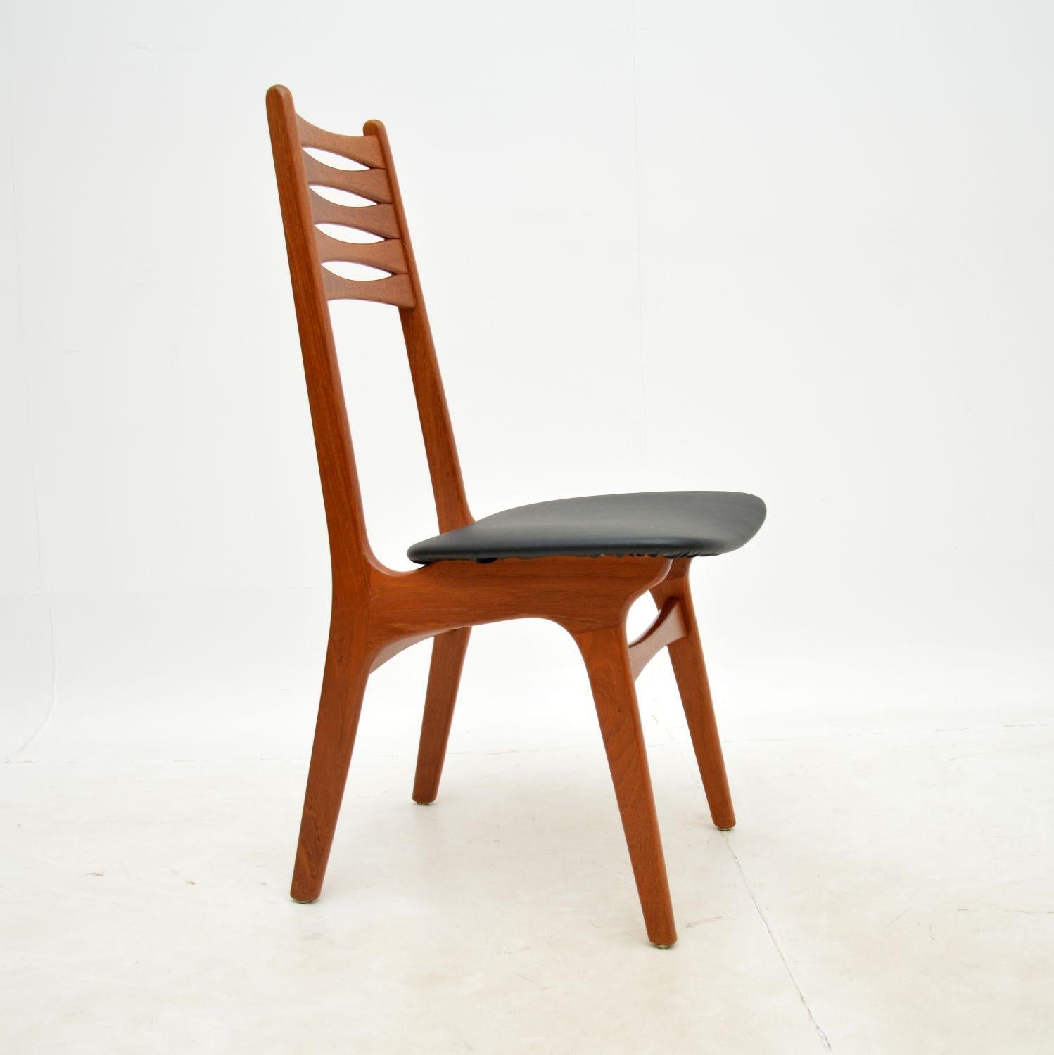 1960s Set of 8 Danish Teak Vintage Dining Chairs For Sale 2