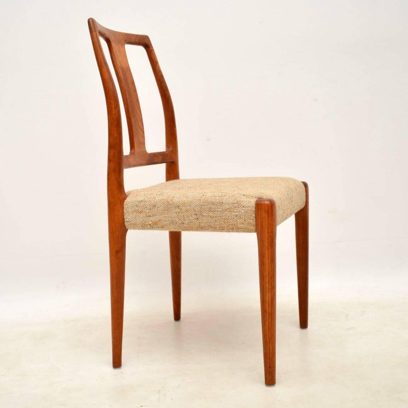 1960s Set of Eight Danish Vintage Teak Dining Chairs In Excellent Condition In London, GB