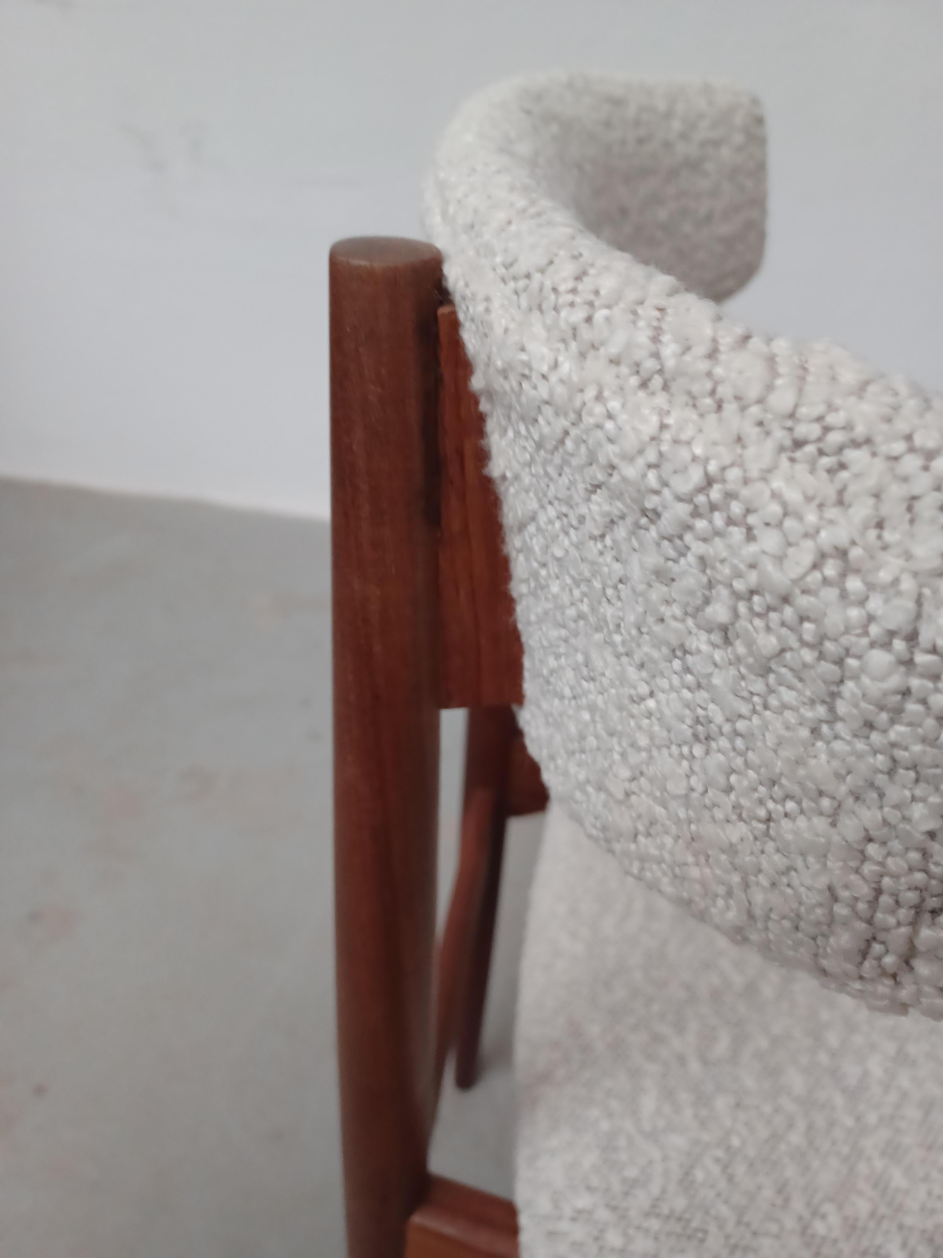 Set di sei sedie da pranzo danesi degli anni '60 in teak e tessuto boucle in vendita 5
