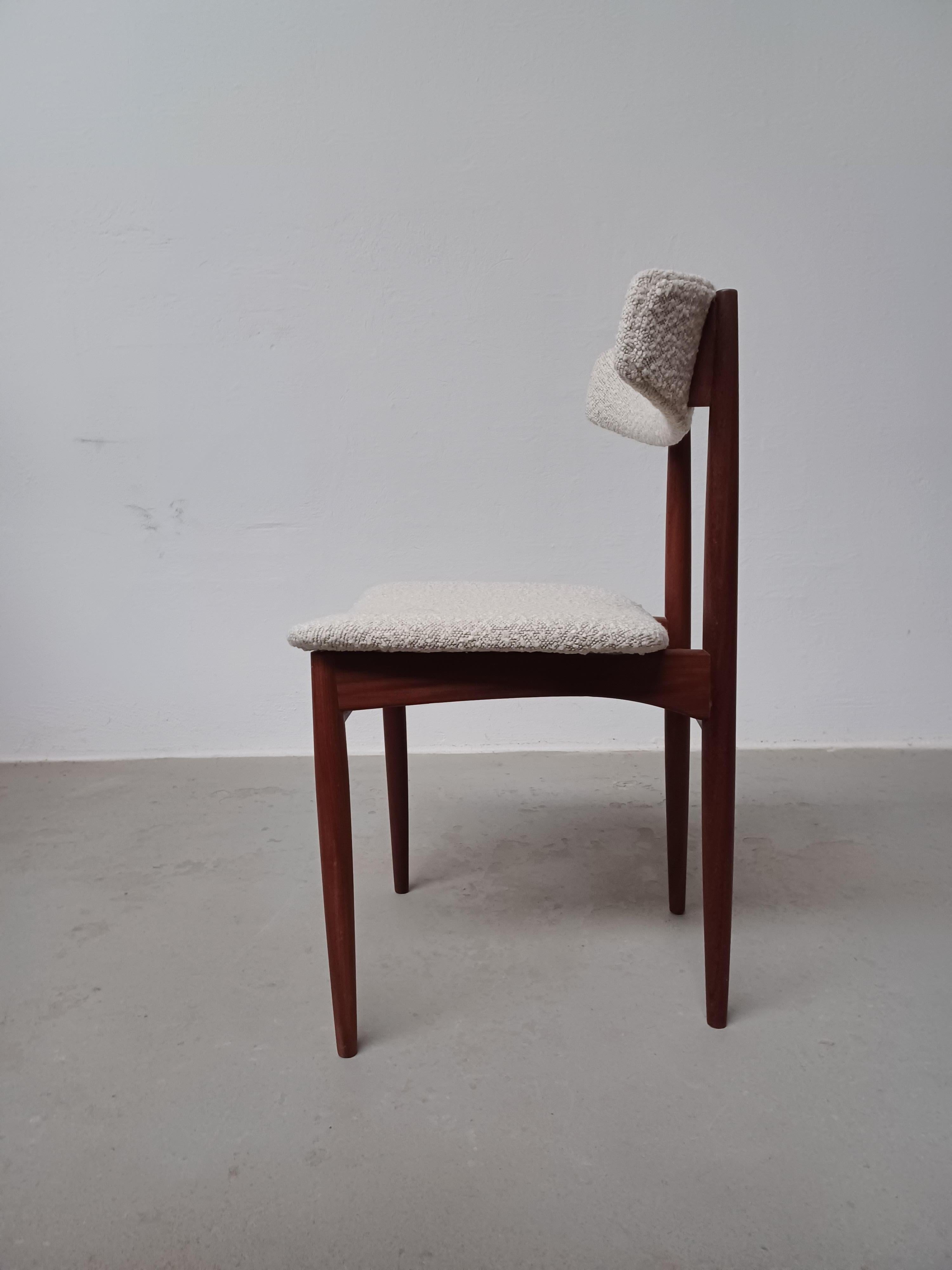 Danese Set di sei sedie da pranzo danesi degli anni '60 in teak e tessuto boucle in vendita
